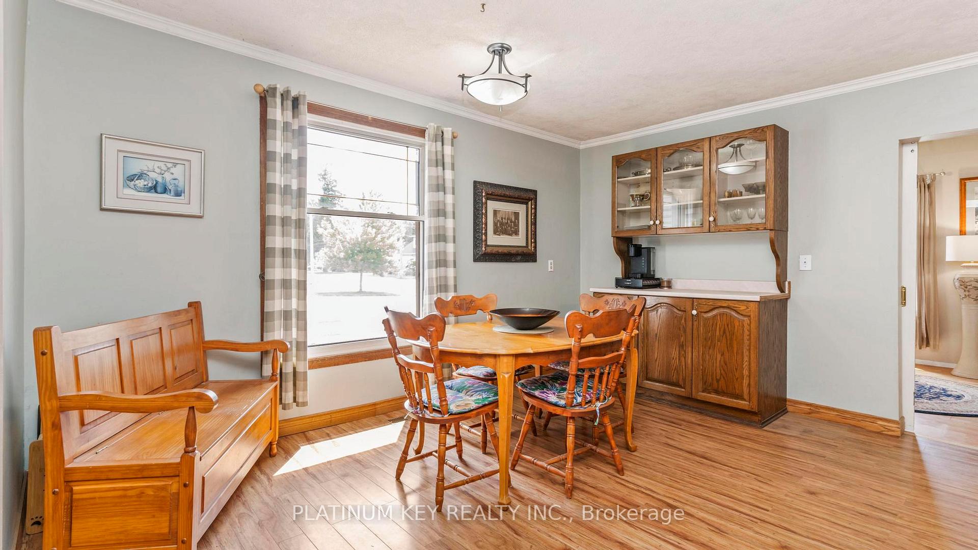 Photo 10 of 41 Queen Street, Strathroy-Caradoc, SE — HOMEH