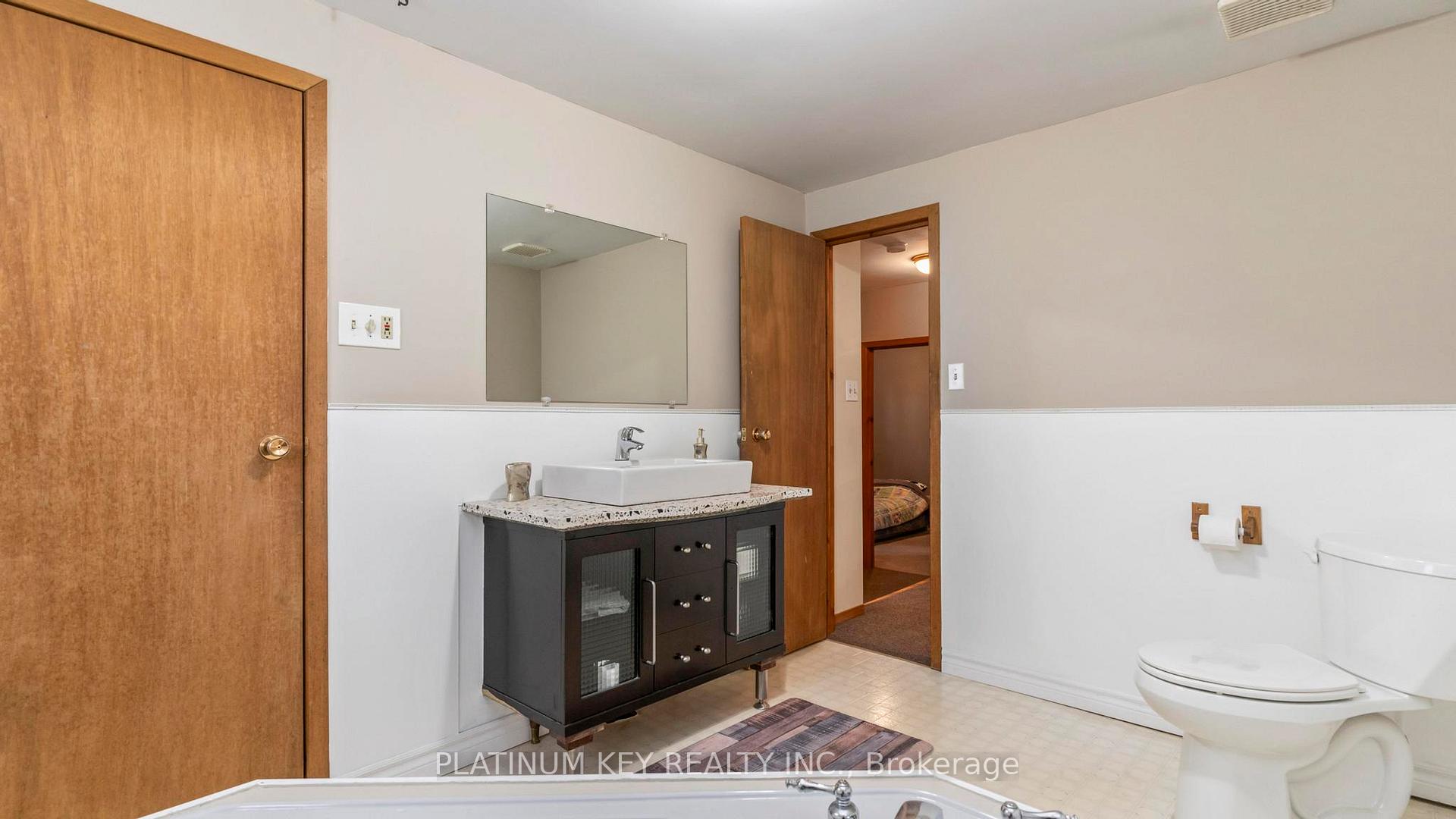 Photo 21 of 41 Queen Street, Strathroy-Caradoc, SE — HOMEH