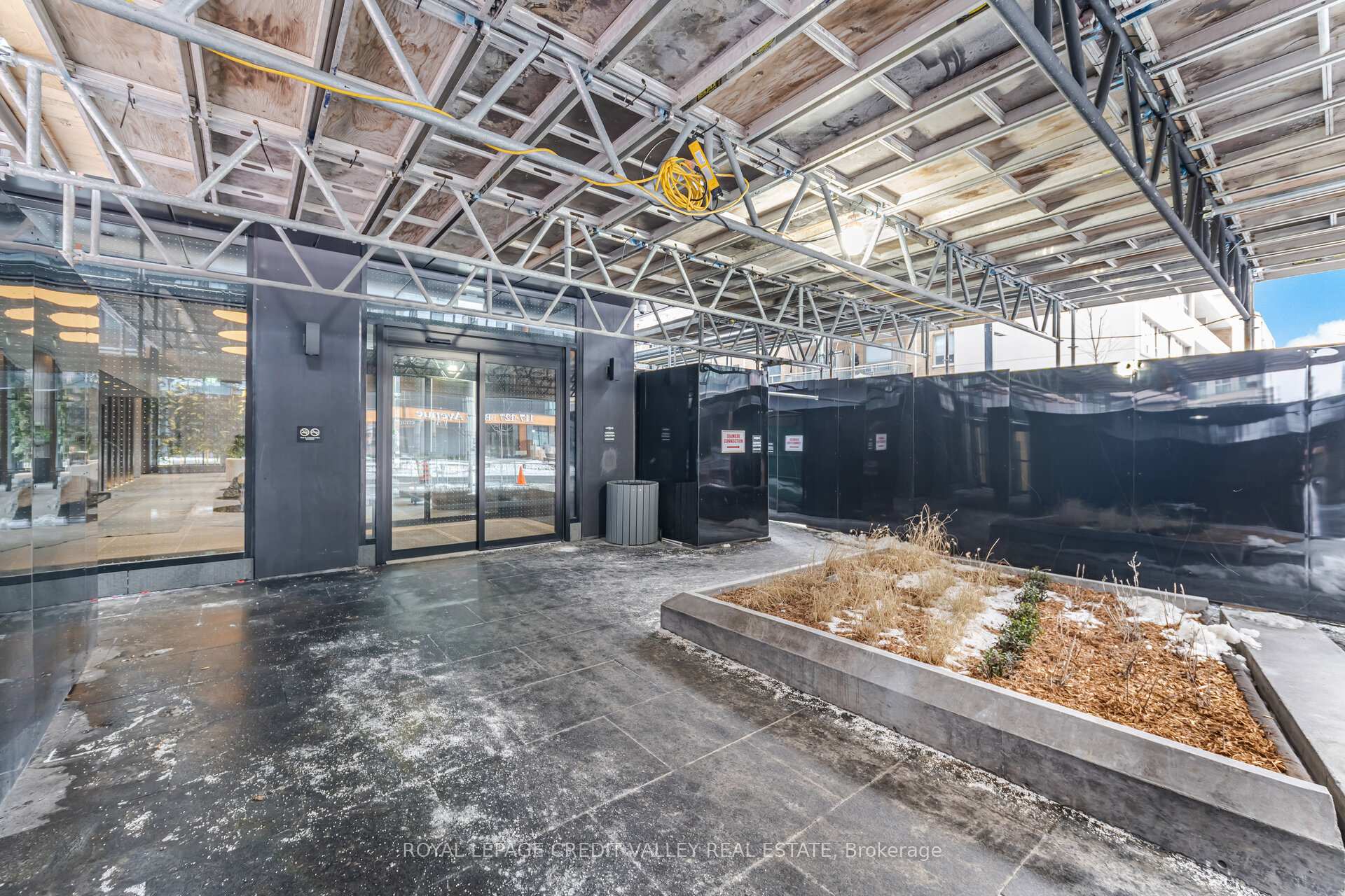 Photo 2 of Unit 2012, 110 Broadway Avenue, Toronto, Mount Pleasant West — HOMEH
