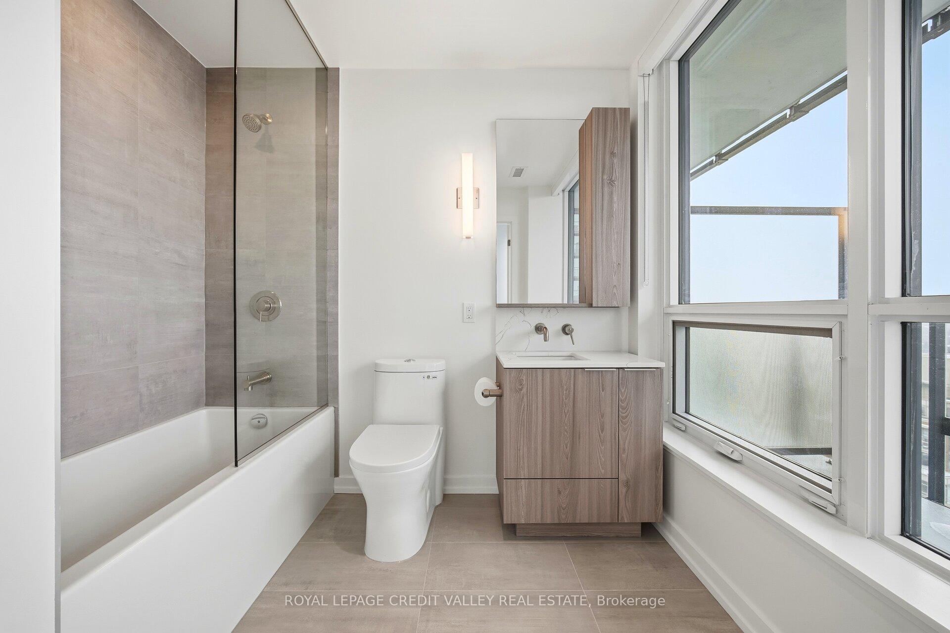 Photo 15 of Unit 2012, 110 Broadway Avenue, Toronto, Mount Pleasant West — HOMEH