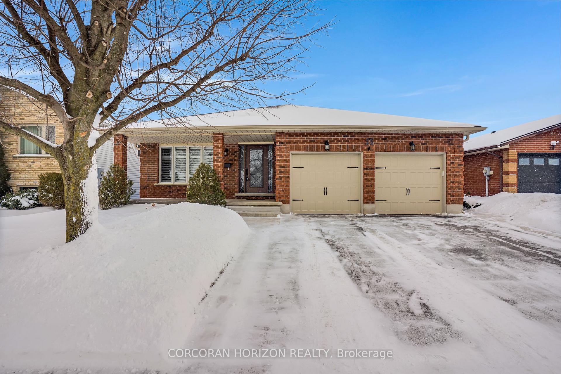 Front of 35 Southview Crescent