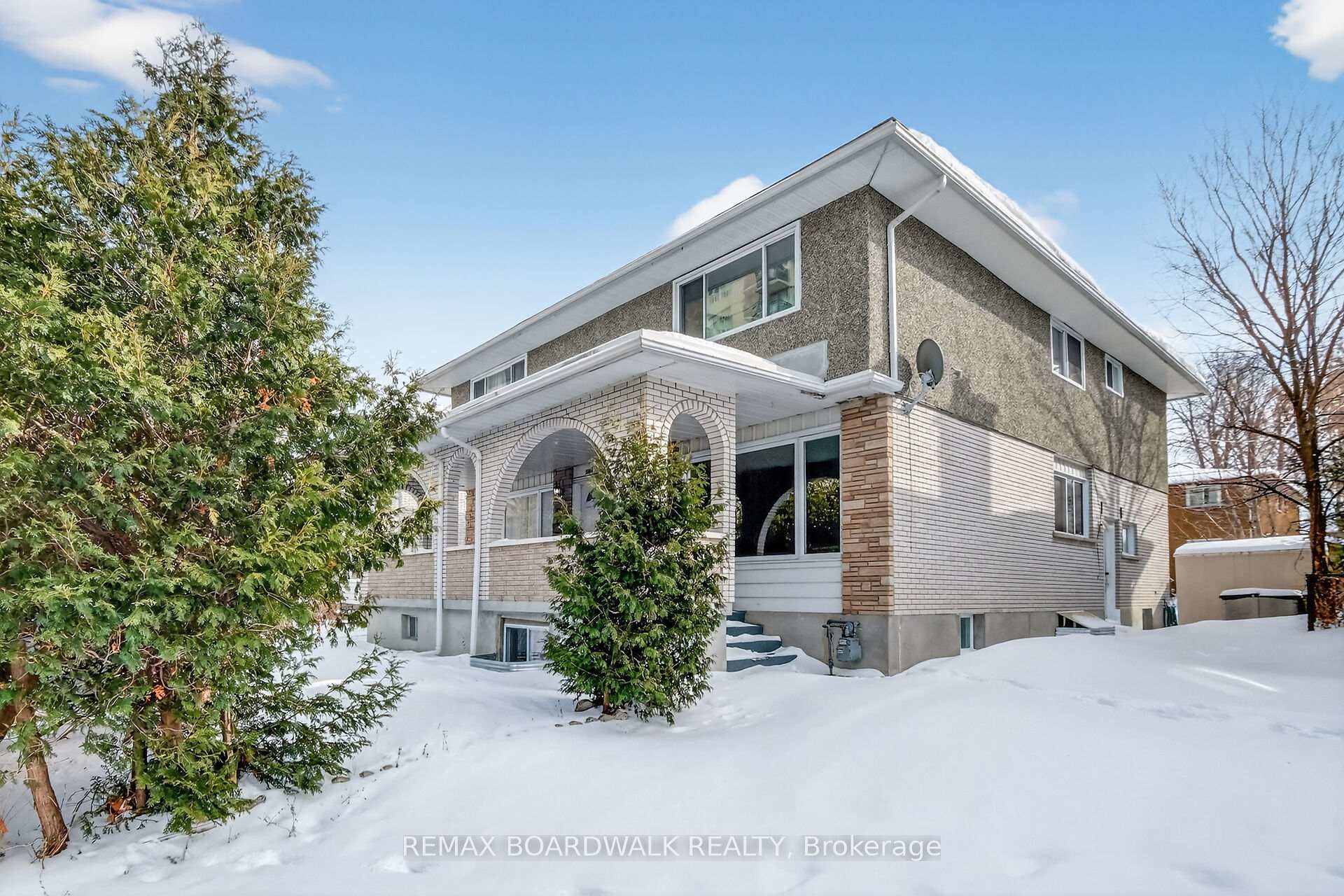 Front of 2666 Regina Street