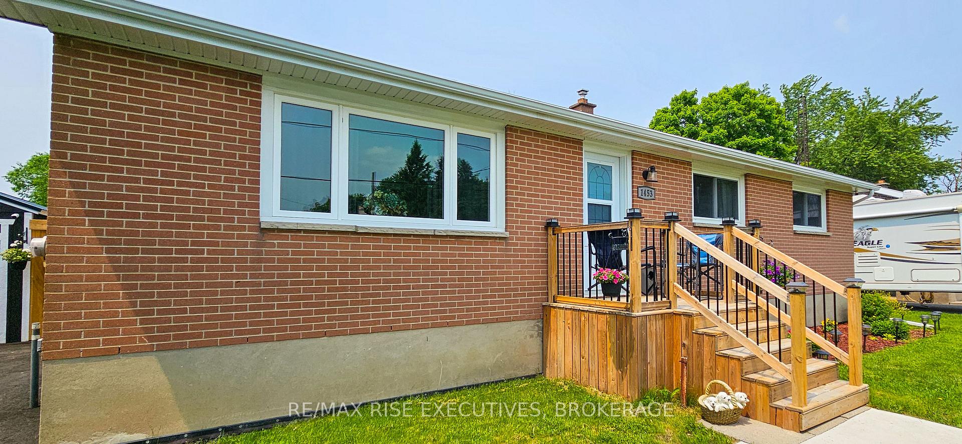 Photo 4 of 1453 Woodfield Crescent, Kingston, City Northwest — HOMEH