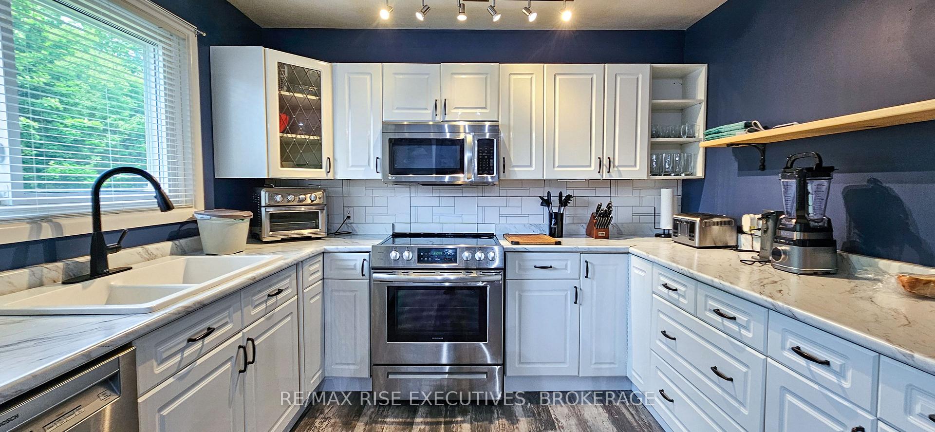 Photo 15 of 1453 Woodfield Crescent, Kingston, City Northwest — HOMEH