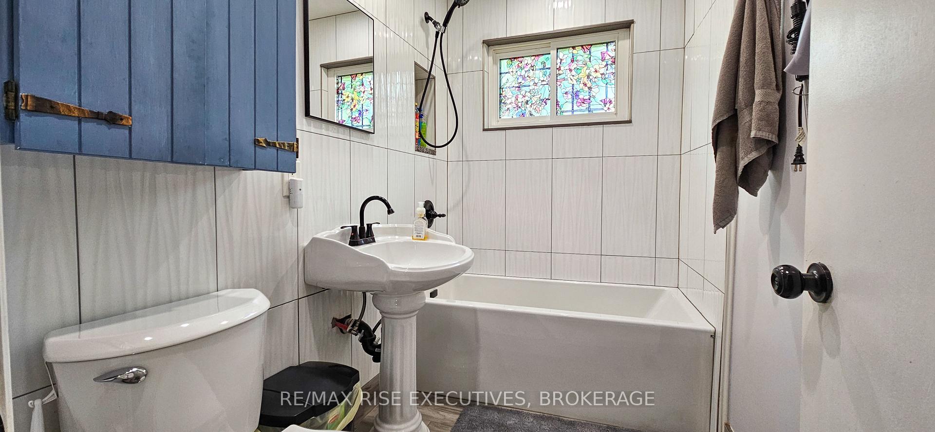 Photo 17 of 1453 Woodfield Crescent, Kingston, City Northwest — HOMEH