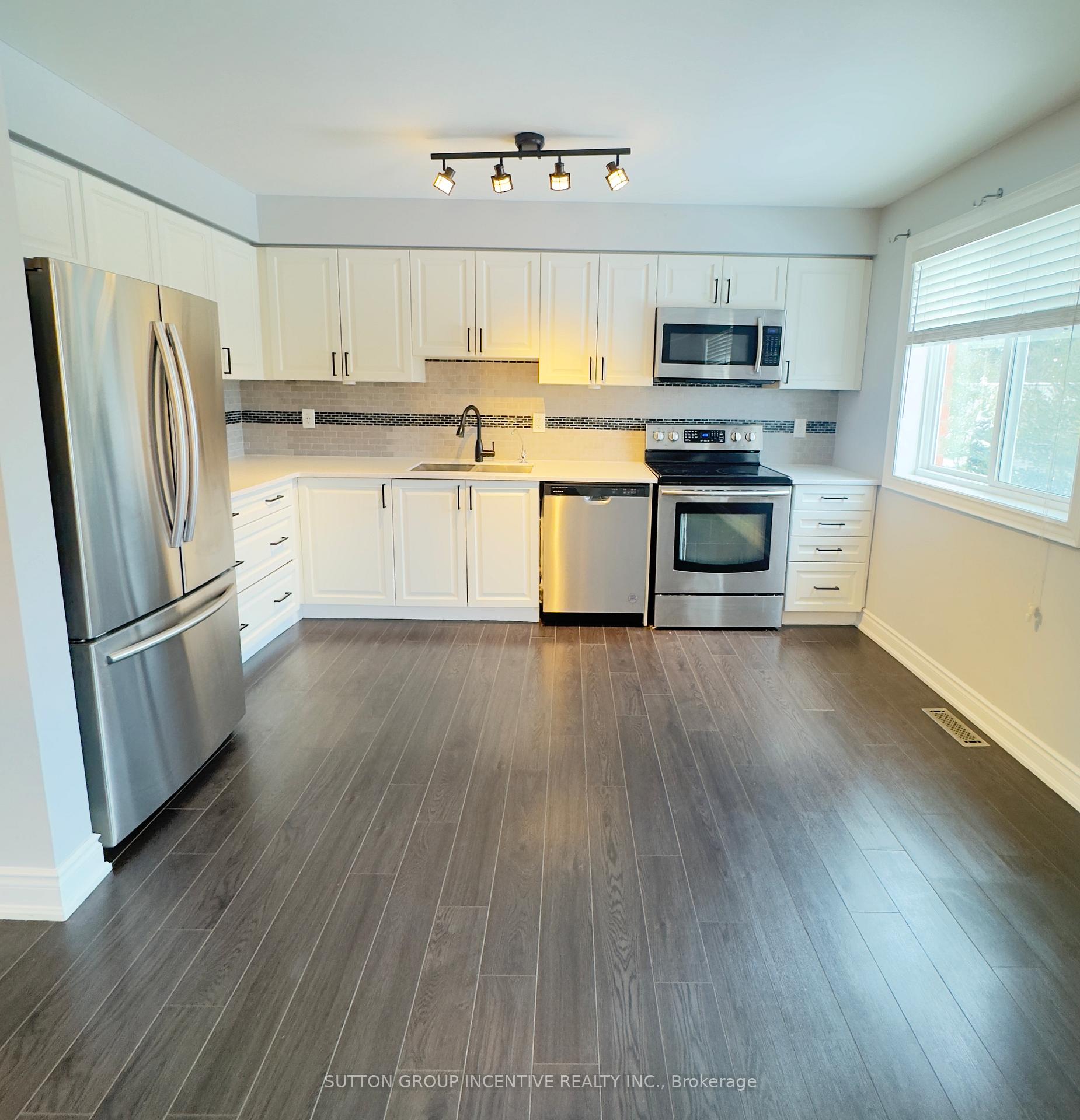 Photo 3 of Unit 5, 49 Ferndale Drive S, Barrie, Ardagh — HOMEH