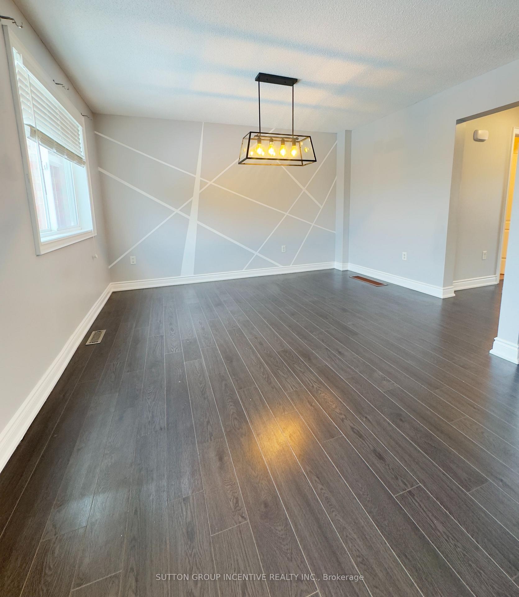 Photo 5 of Unit 5, 49 Ferndale Drive S, Barrie, Ardagh — HOMEH