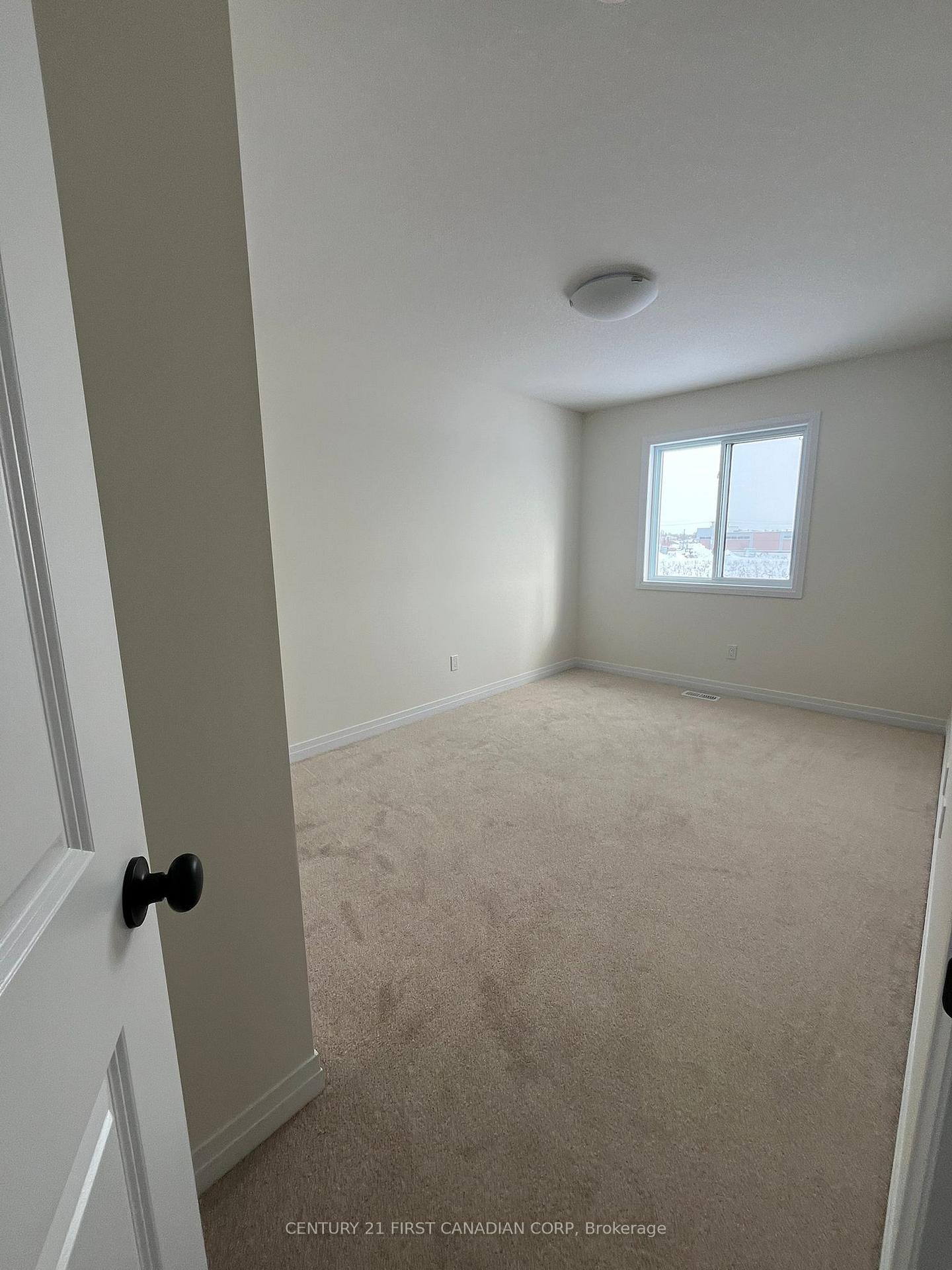 Photo 14 of 19 Becker Street, Stratford — HOMEH