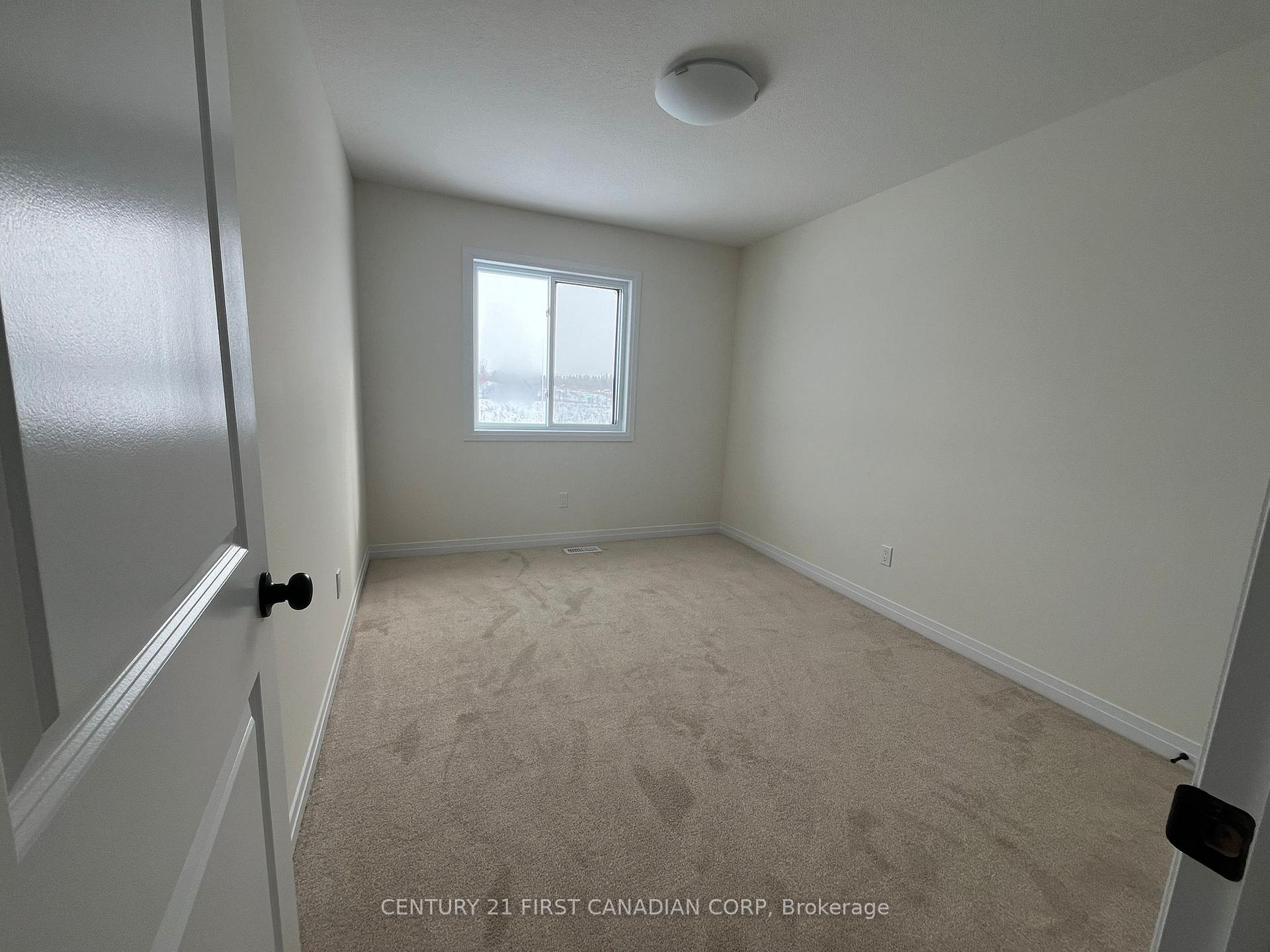 Photo 15 of 19 Becker Street, Stratford — HOMEH