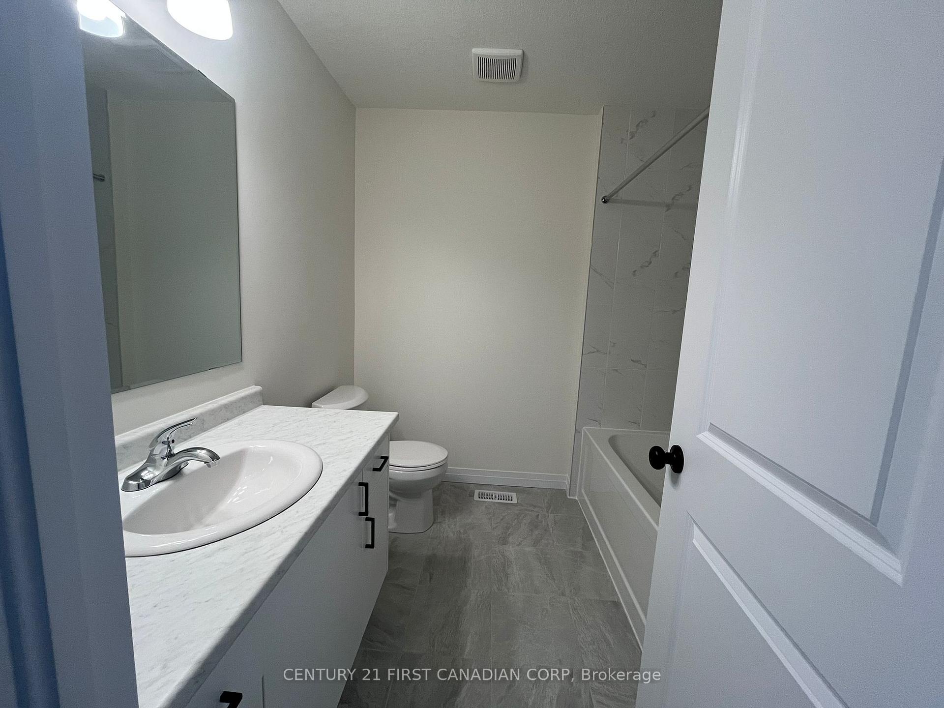 Photo 16 of 19 Becker Street, Stratford — HOMEH