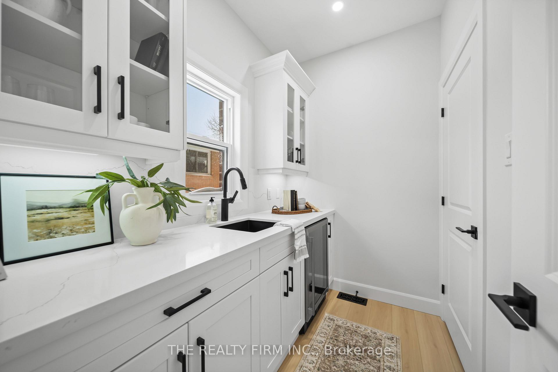 Photo 12 of 1037 Willow Drive W, London, South Y — HOMEH