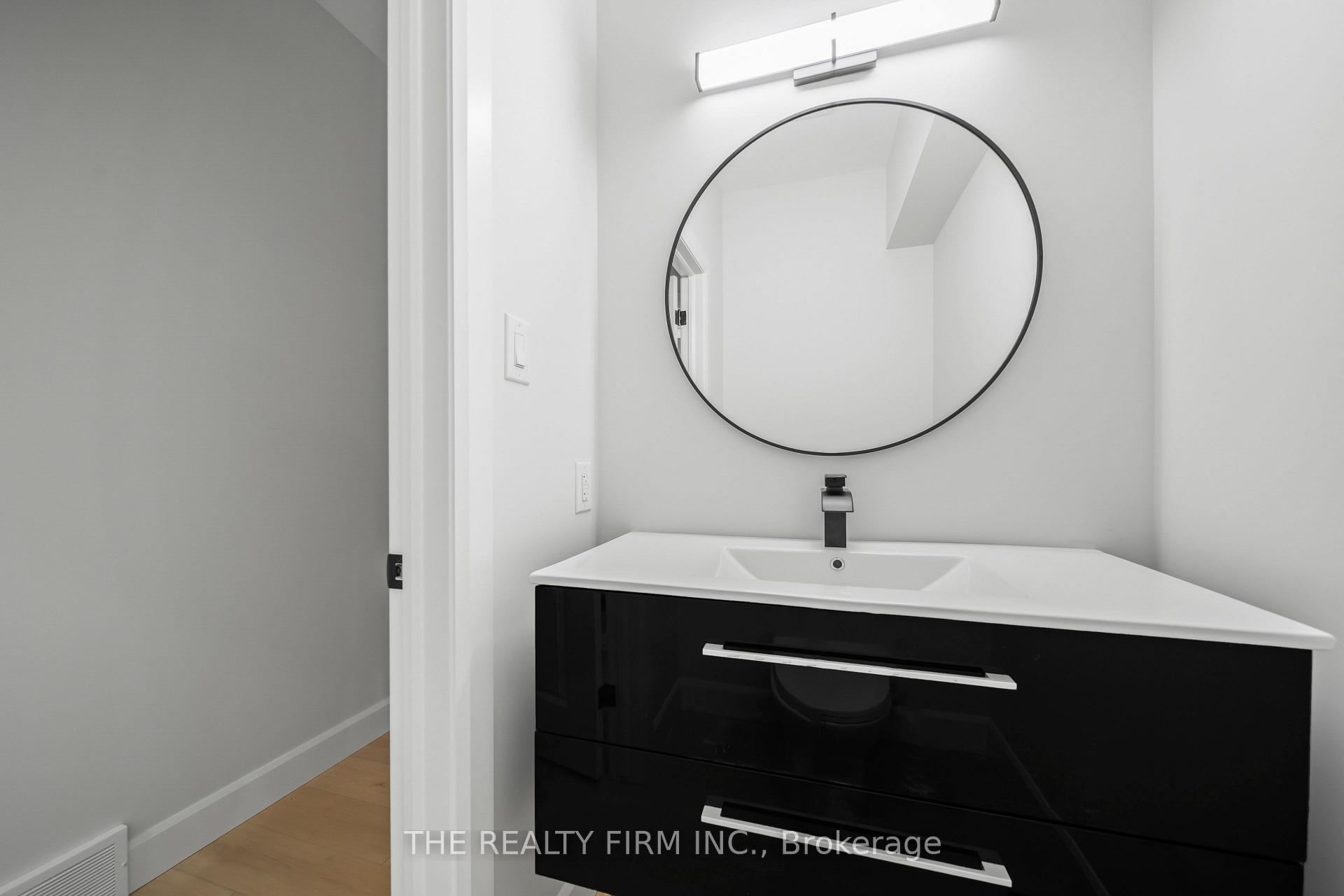 Photo 20 of 1037 Willow Drive W, London, South Y — HOMEH