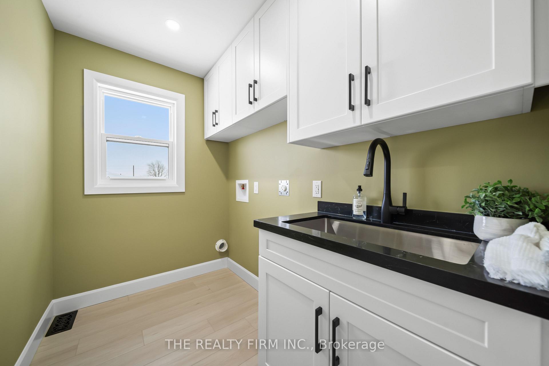 Photo 33 of 1037 Willow Drive W, London, South Y — HOMEH