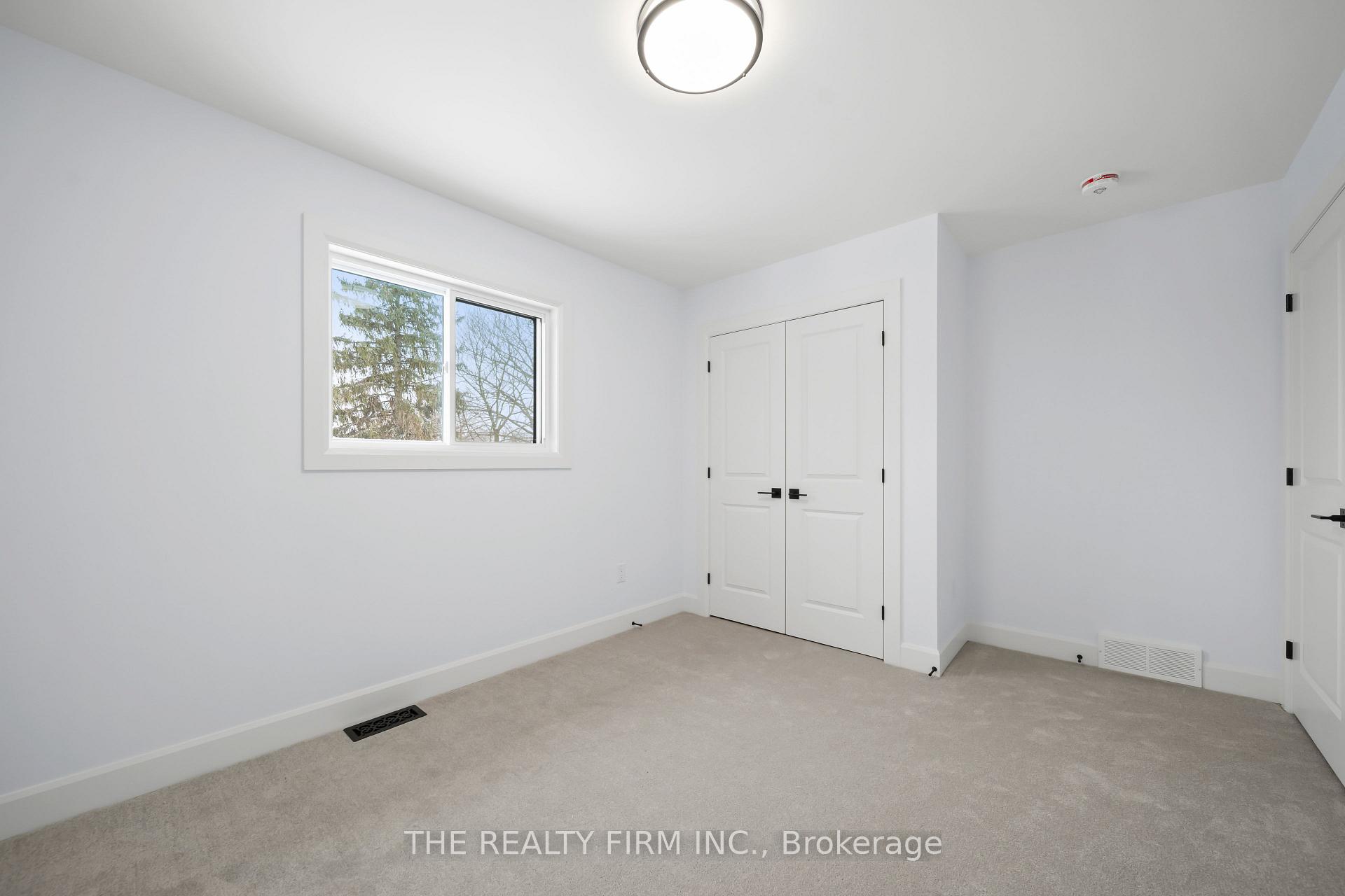 Photo 36 of 1037 Willow Drive W, London, South Y — HOMEH