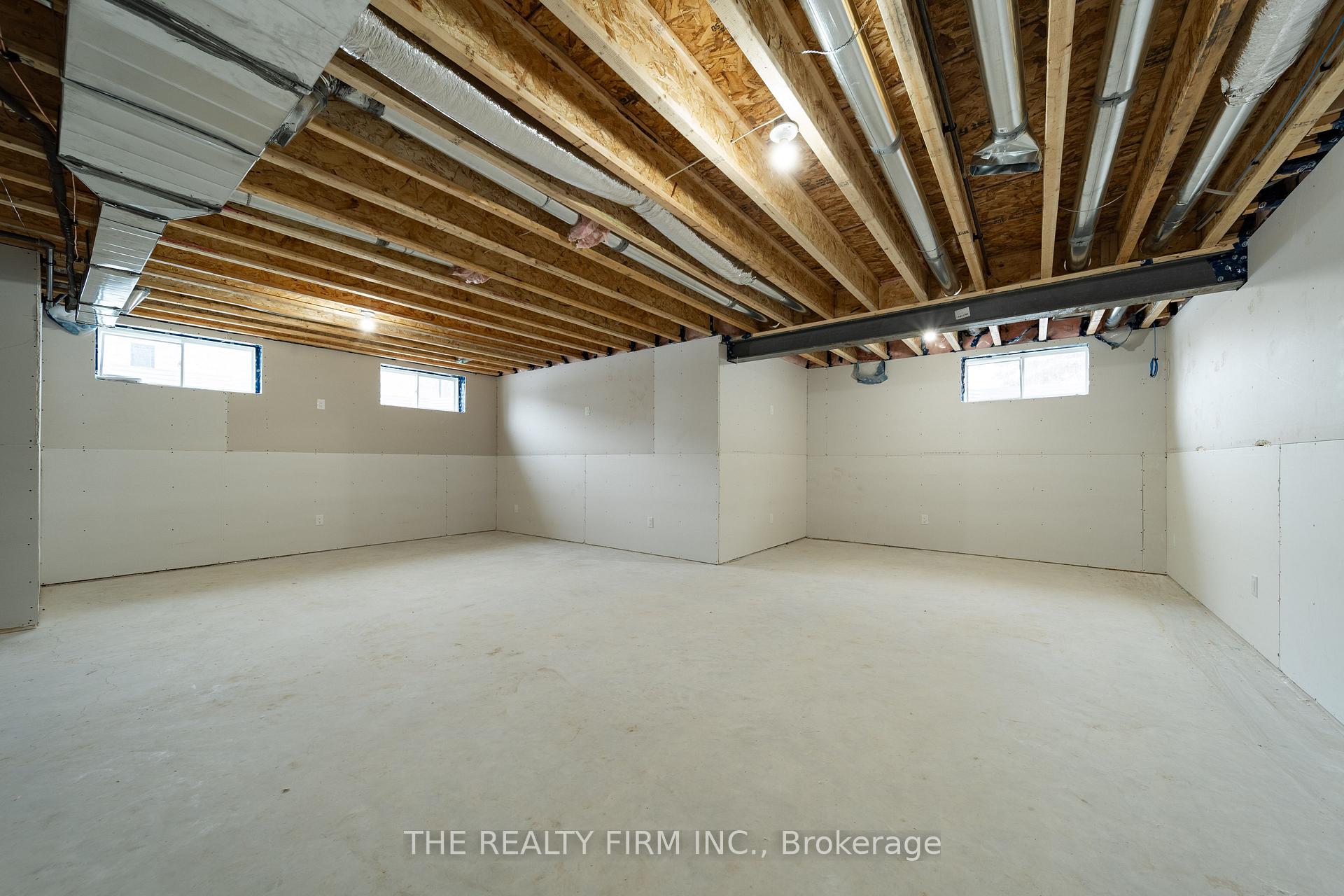 Photo 43 of 1037 Willow Drive W, London, South Y — HOMEH