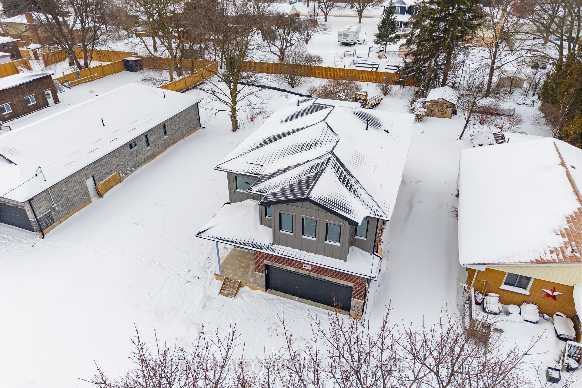 Photo 50 of 1037 Willow Drive W, London, South Y — HOMEH