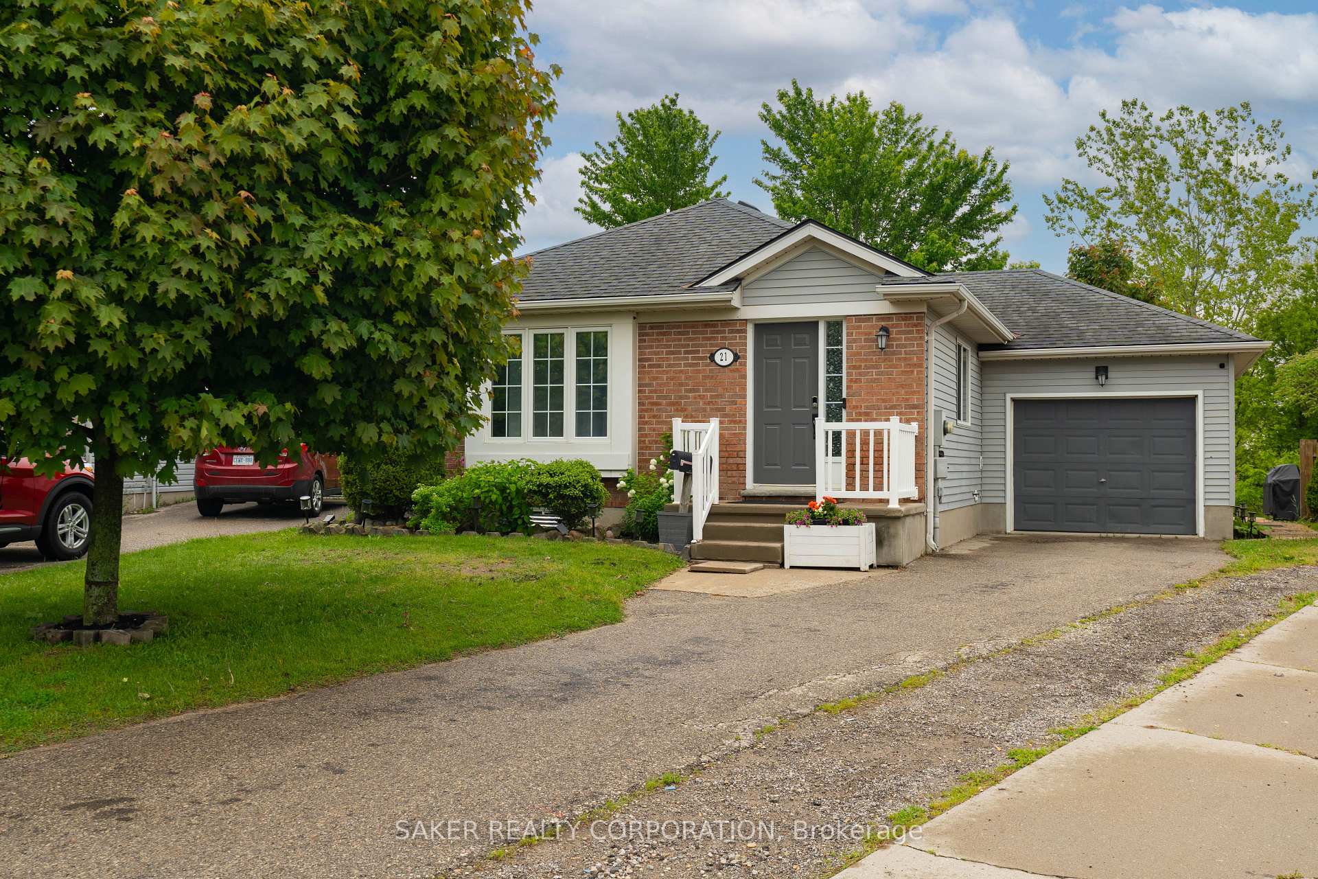 Photo 2 of 21 Erin Court, Aylmer — HOMEH