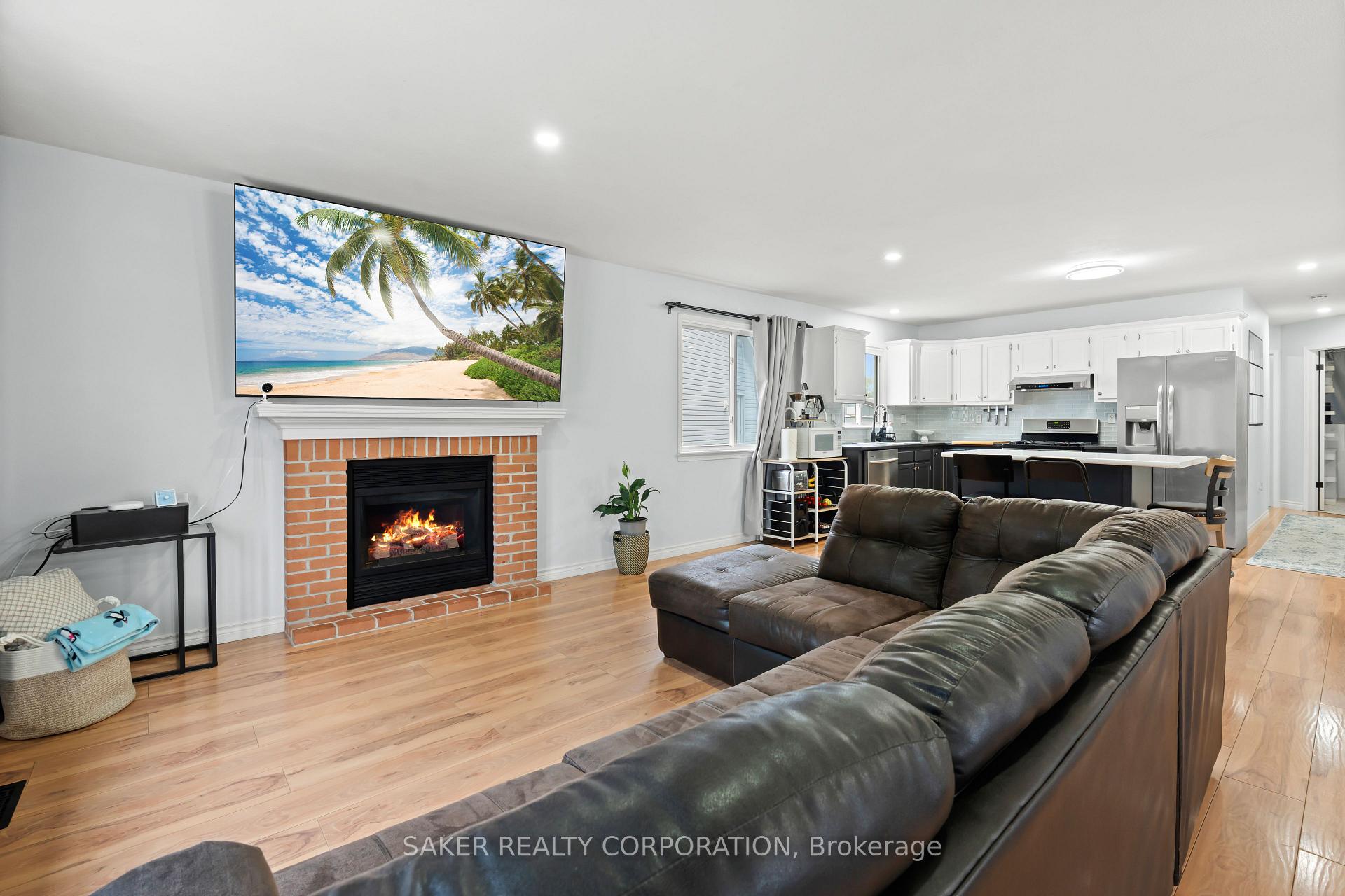 Photo 10 of 21 Erin Court, Aylmer — HOMEH