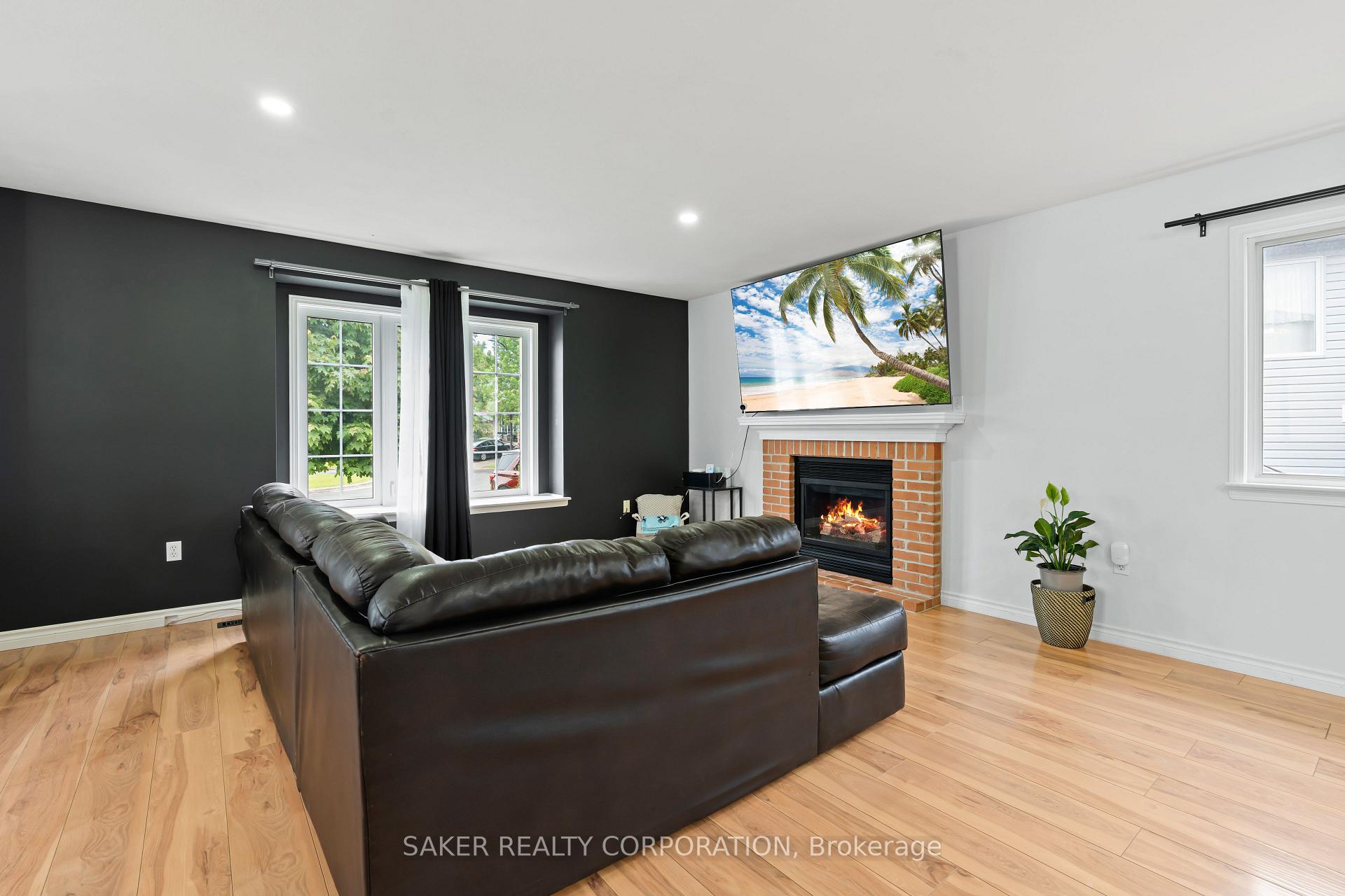 Photo 11 of 21 Erin Court, Aylmer — HOMEH