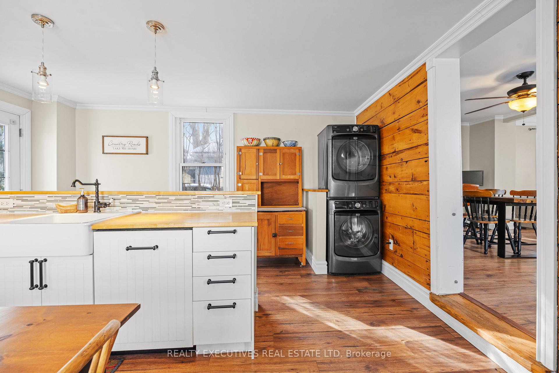 Photo 5 of 487 Clarence Street, North Dundas, Winchester — HOMEH