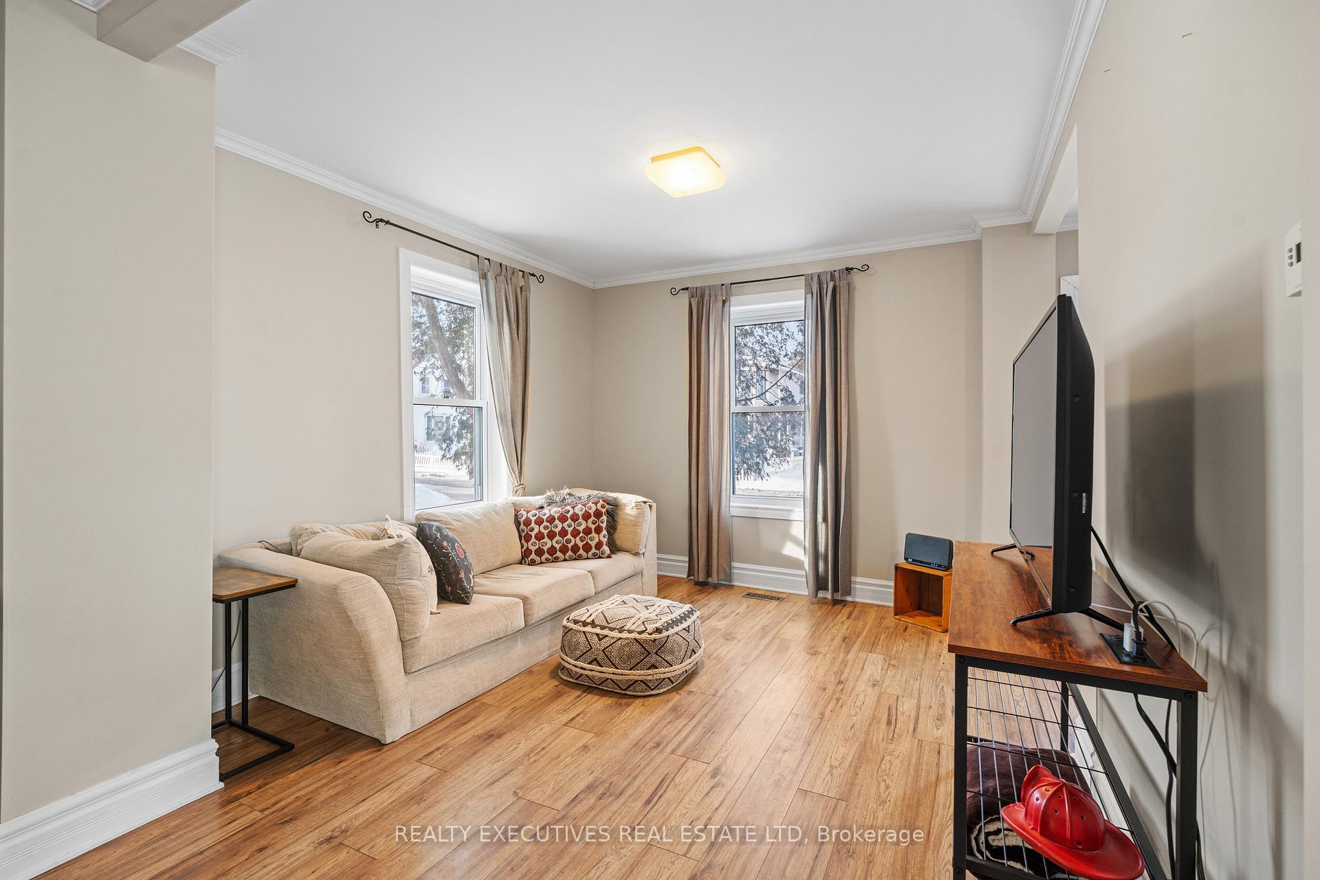 Photo 12 of 487 Clarence Street, North Dundas, Winchester — HOMEH