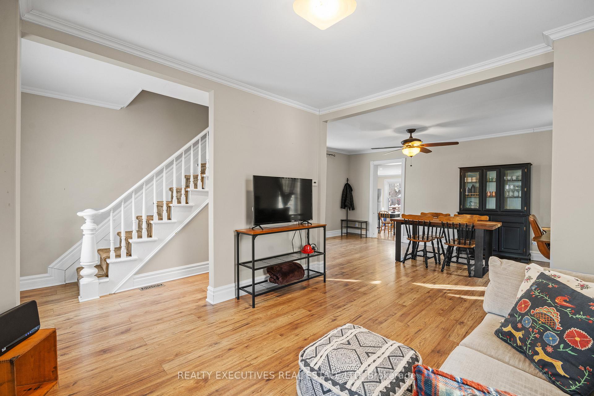 Photo 15 of 487 Clarence Street, North Dundas, Winchester — HOMEH