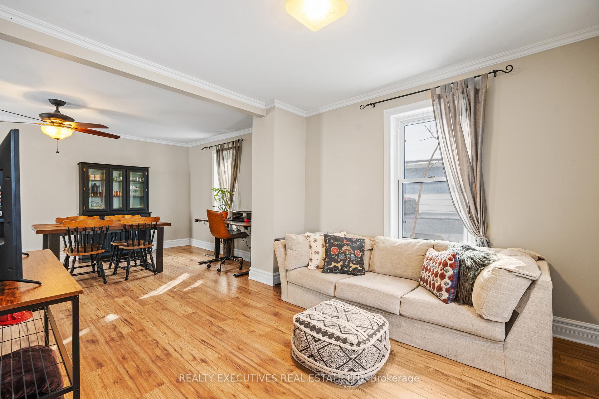Photo 16 of 487 Clarence Street, North Dundas, Winchester — HOMEH