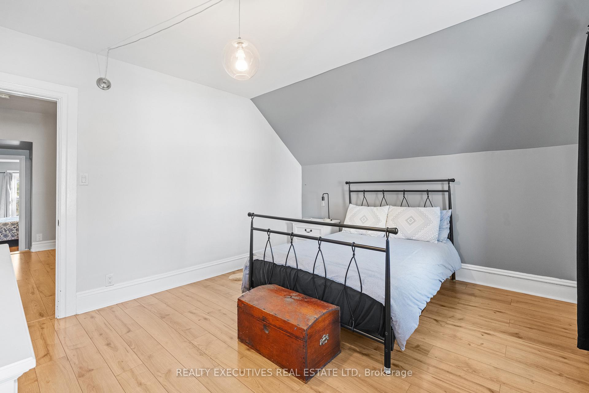 Photo 19 of 487 Clarence Street, North Dundas, Winchester — HOMEH
