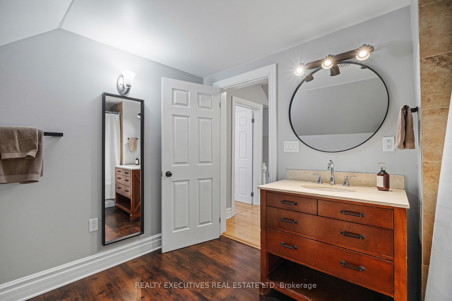 Photo 24 of 487 Clarence Street, North Dundas, Winchester — HOMEH