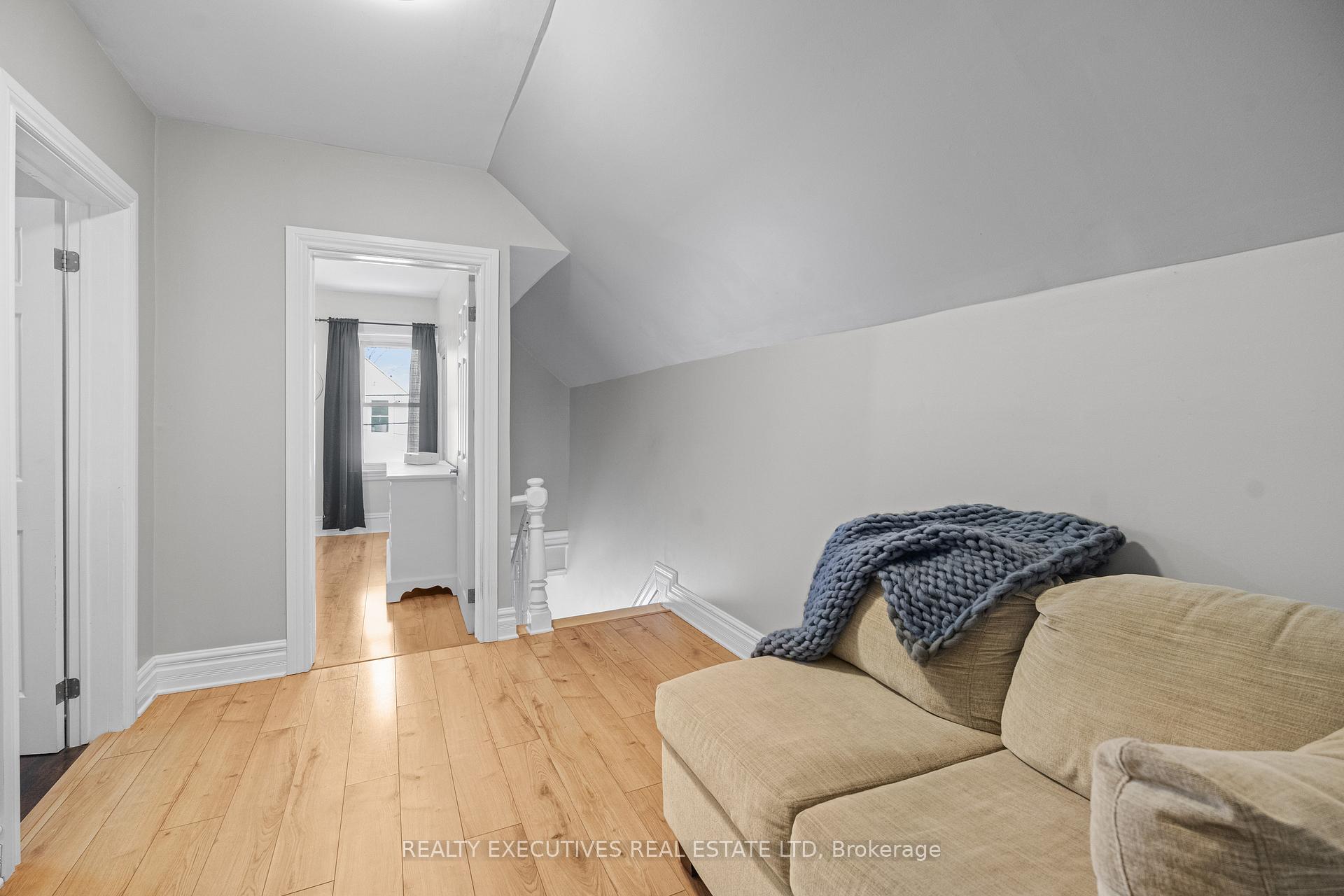 Photo 26 of 487 Clarence Street, North Dundas, Winchester — HOMEH