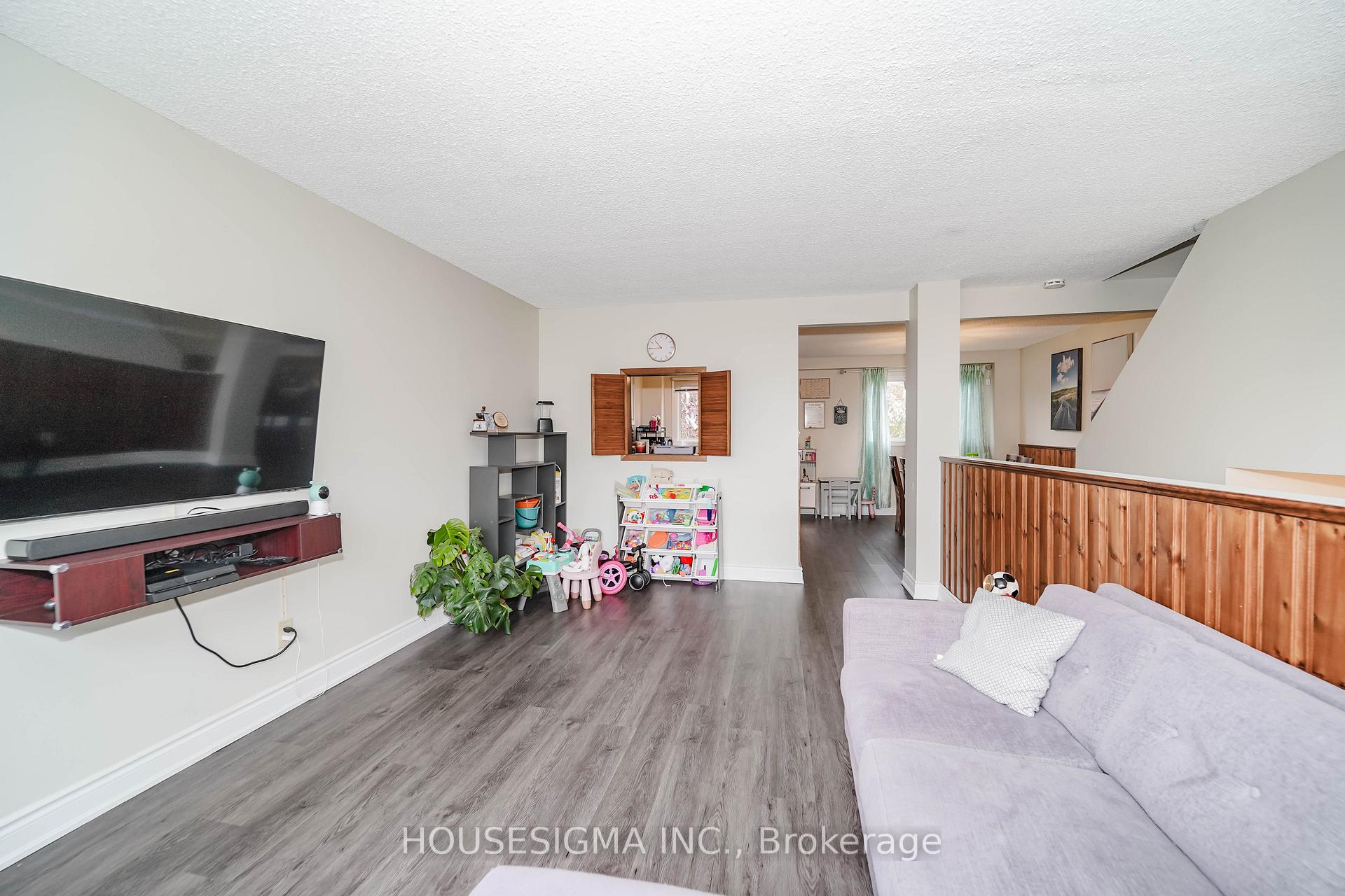 Photo 8 of Unit 31, 321 Blackthorn Street, Oshawa, Eastdale — HOMEH