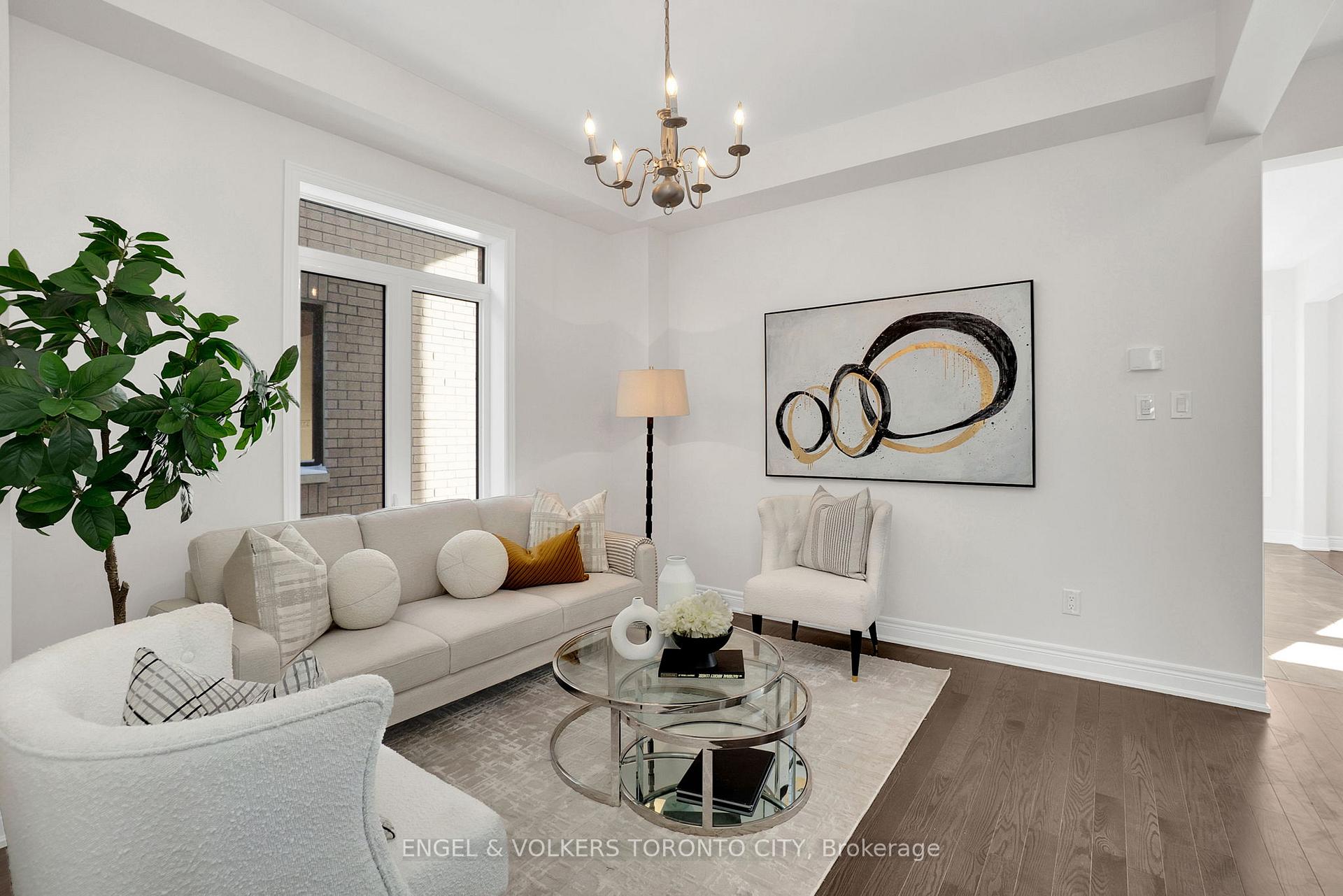 Photo 8 of 72 Claremont Drive, Brampton, Sandringham-Wellington North — HOMEH