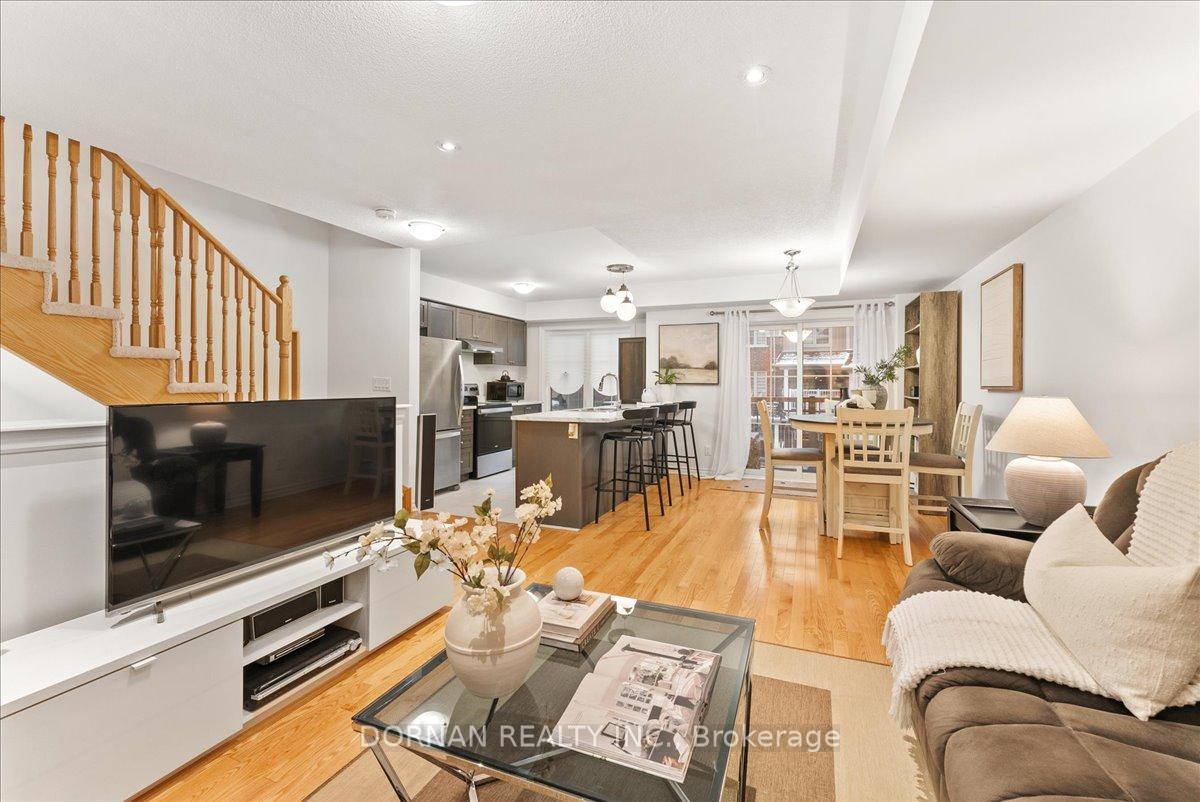Photo 4 of 37 Mappin Way, Whitby, Rolling Acres — HOMEH
