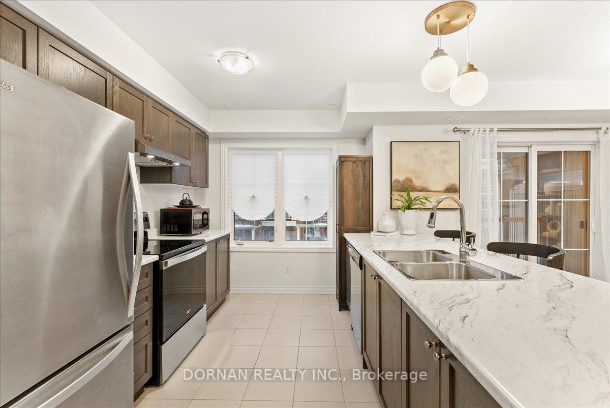 Photo 13 of 37 Mappin Way, Whitby, Rolling Acres — HOMEH