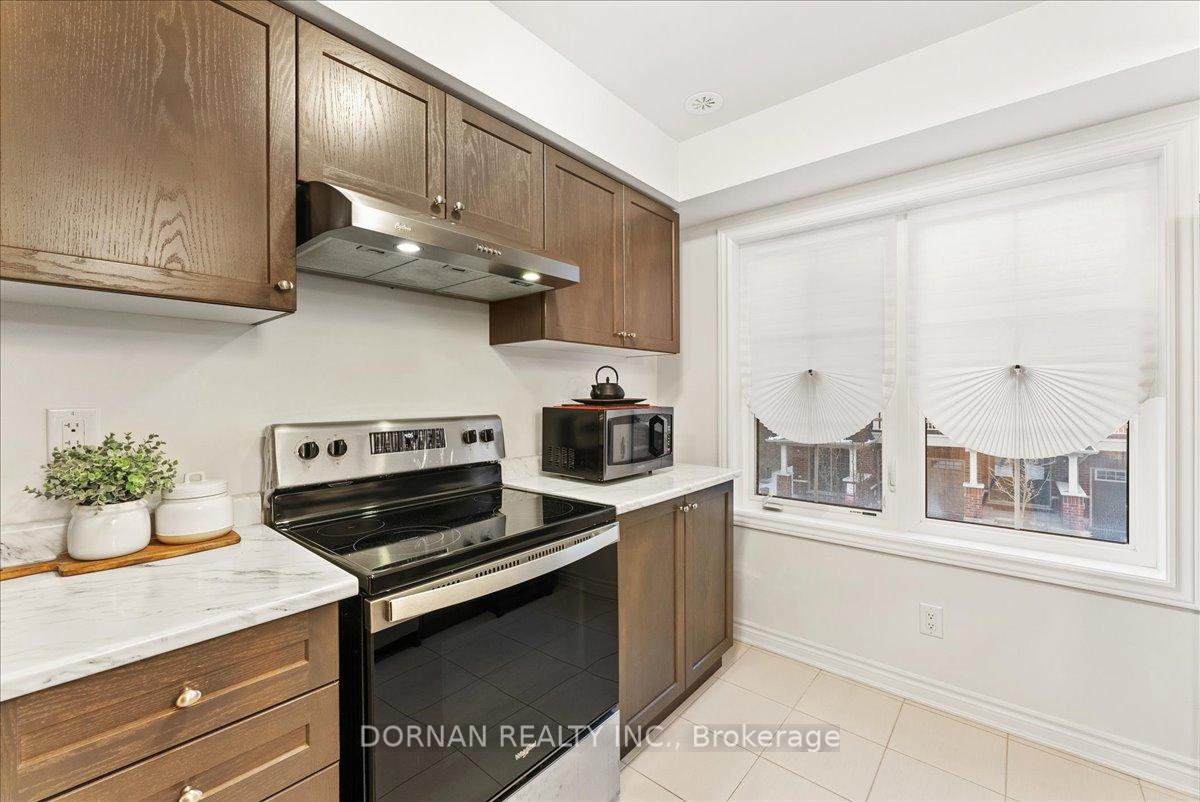 Photo 15 of 37 Mappin Way, Whitby, Rolling Acres — HOMEH