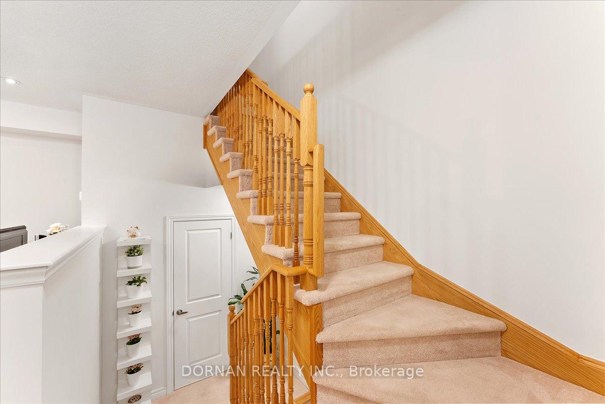 Photo 19 of 37 Mappin Way, Whitby, Rolling Acres — HOMEH