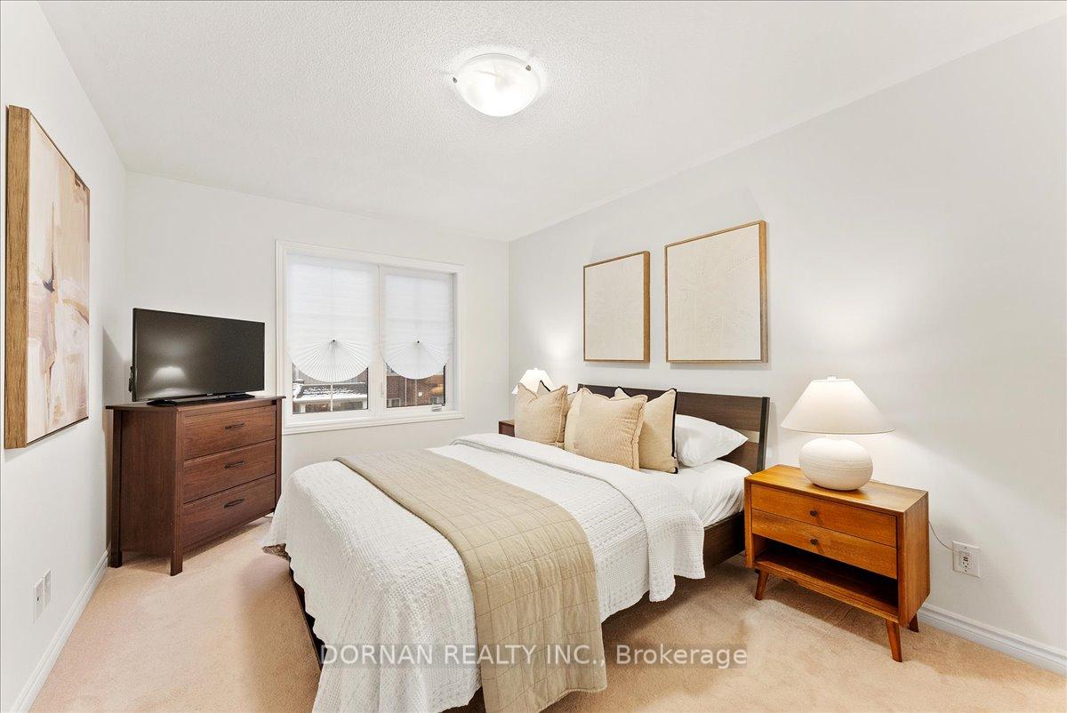 Photo 21 of 37 Mappin Way, Whitby, Rolling Acres — HOMEH