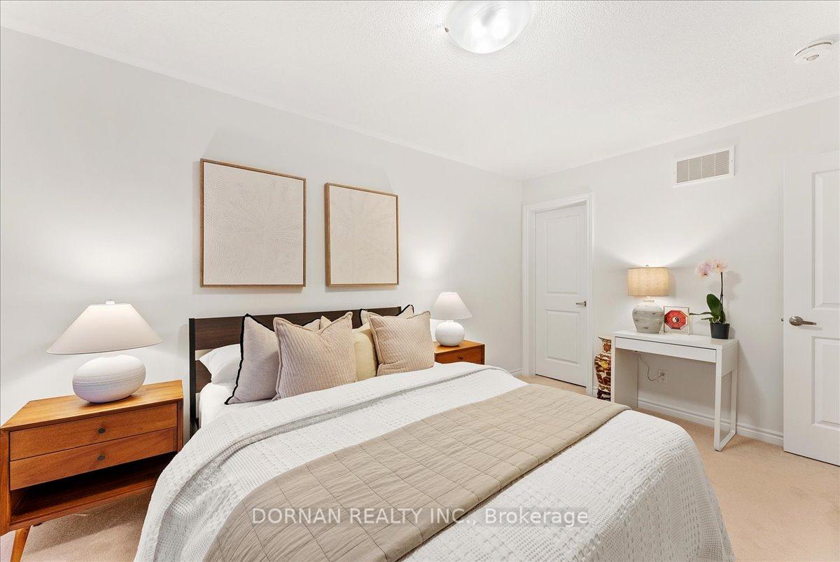 Photo 23 of 37 Mappin Way, Whitby, Rolling Acres — HOMEH