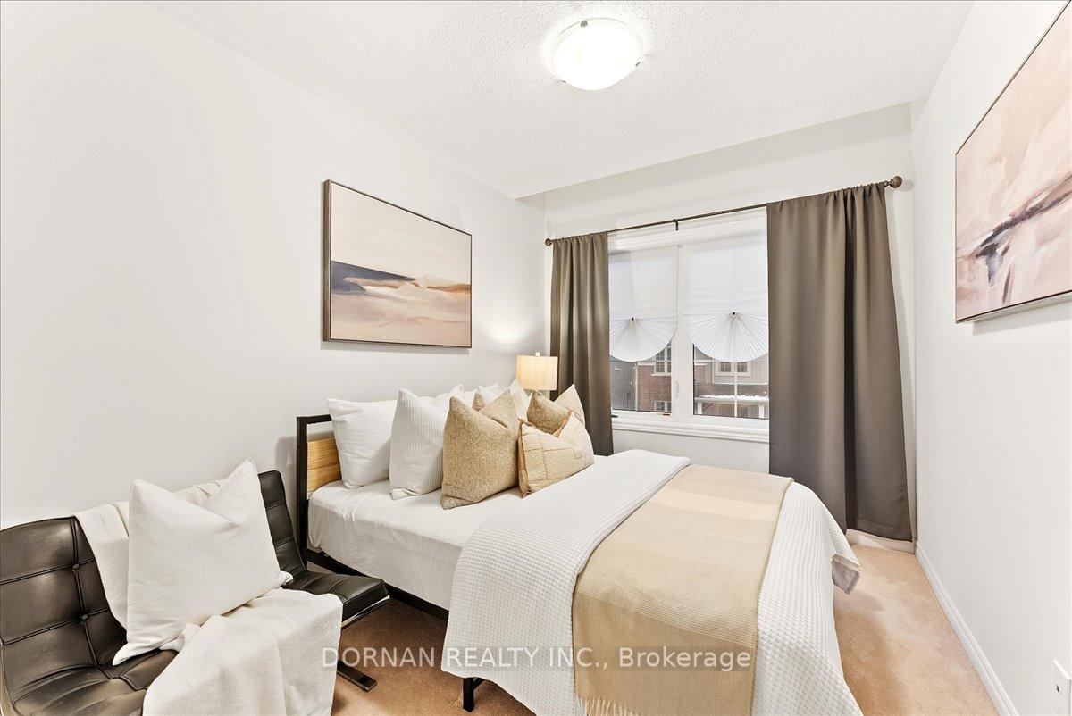 Photo 25 of 37 Mappin Way, Whitby, Rolling Acres — HOMEH