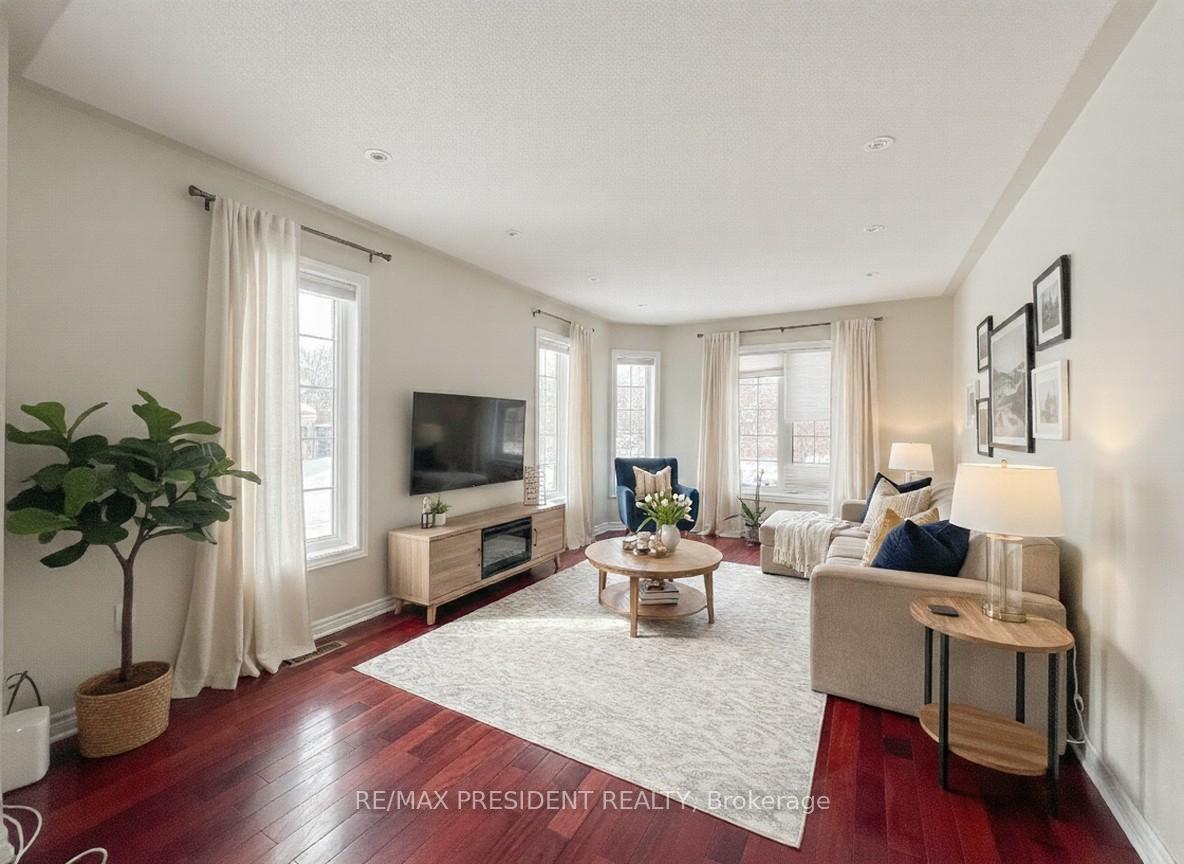 Photo 7 of 41 Fallstar Crescent, Brampton, Fletcher's Meadow — HOMEH
