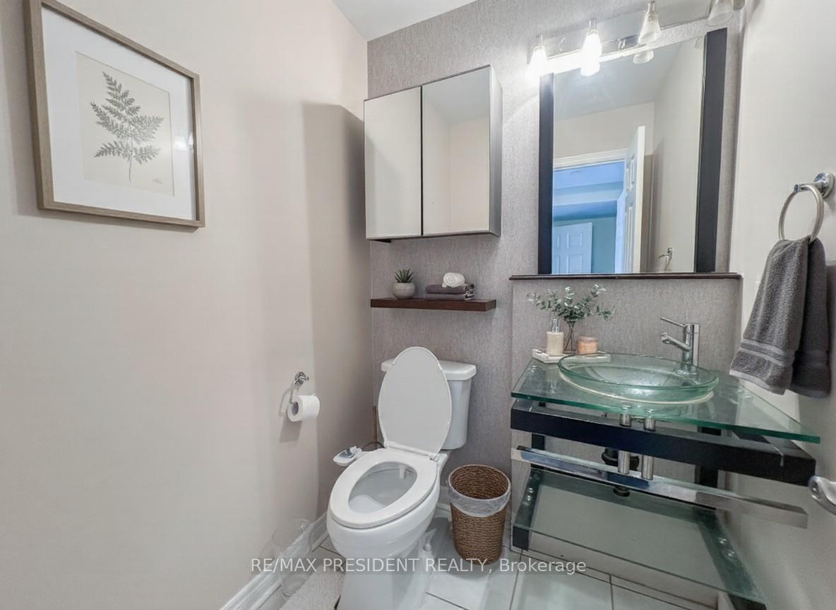 Photo 11 of 41 Fallstar Crescent, Brampton, Fletcher's Meadow — HOMEH