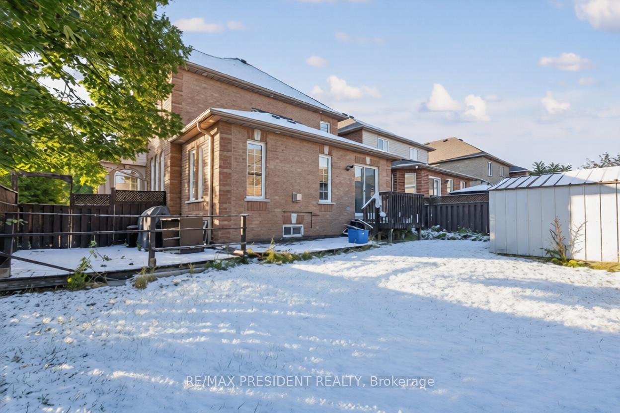 Photo 27 of 41 Fallstar Crescent, Brampton, Fletcher's Meadow — HOMEH