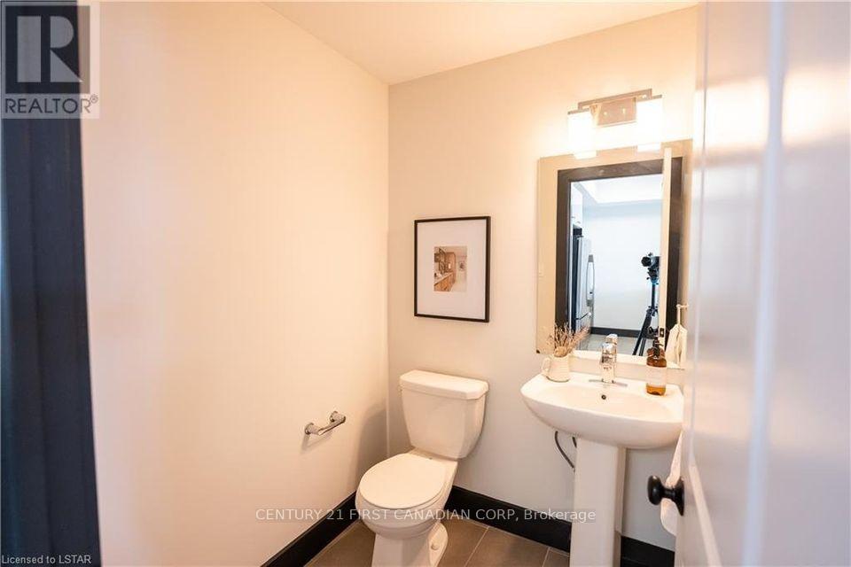 Photo 6 of Unit 38, 112 North Centre Road, London, North B — HOMEH