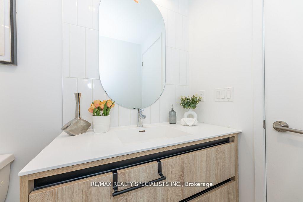 Photo 33 of Unit 202, 8 Beverly Glen Boulevard, Vaughan, Beverley Glen — HOMEH