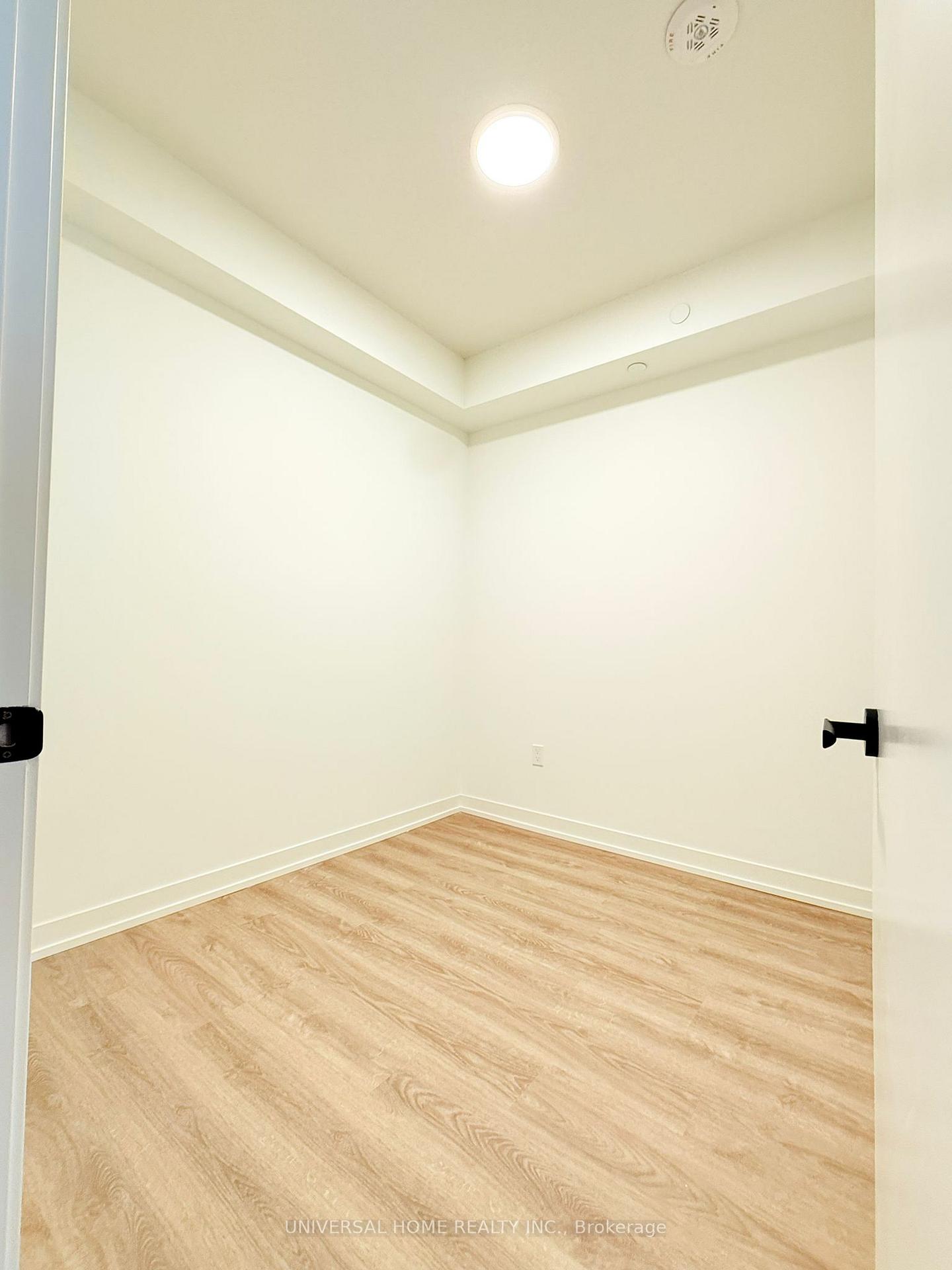 Photo 4 of Unit 5010, 8 interchange Way, Vaughan, Vaughan Corporate Centre — HOMEH