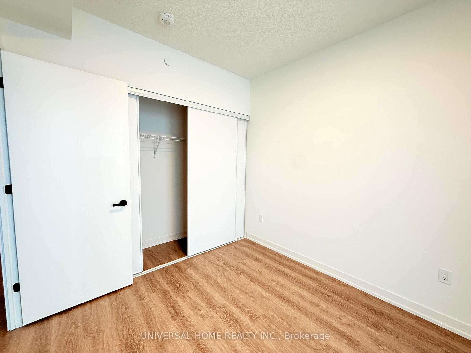Photo 11 of Unit 5010, 8 interchange Way, Vaughan, Vaughan Corporate Centre — HOMEH