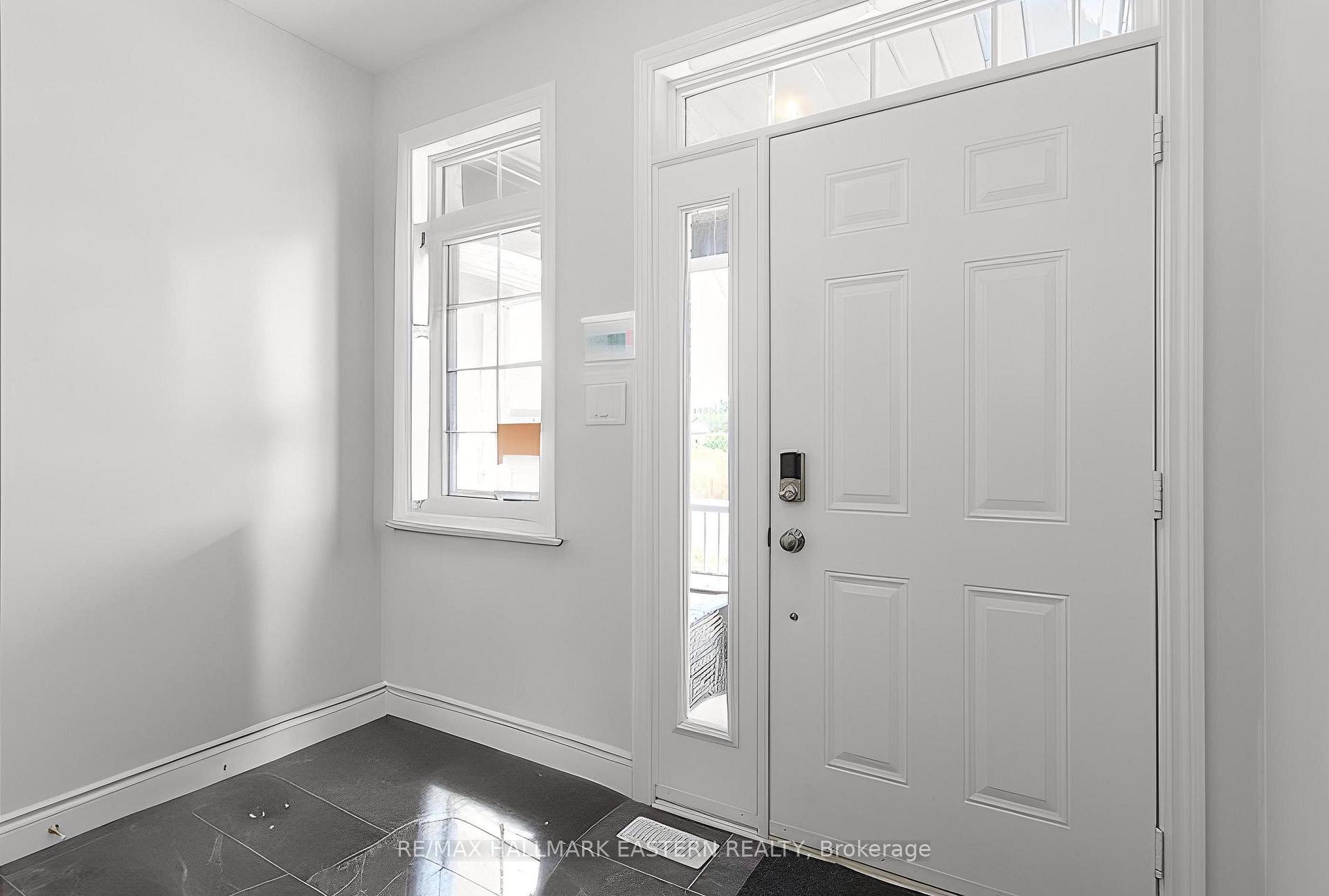 Photo 11 of 34 Coldbrook Drive, Cavan Monaghan, Cavan Twp — HOMEH