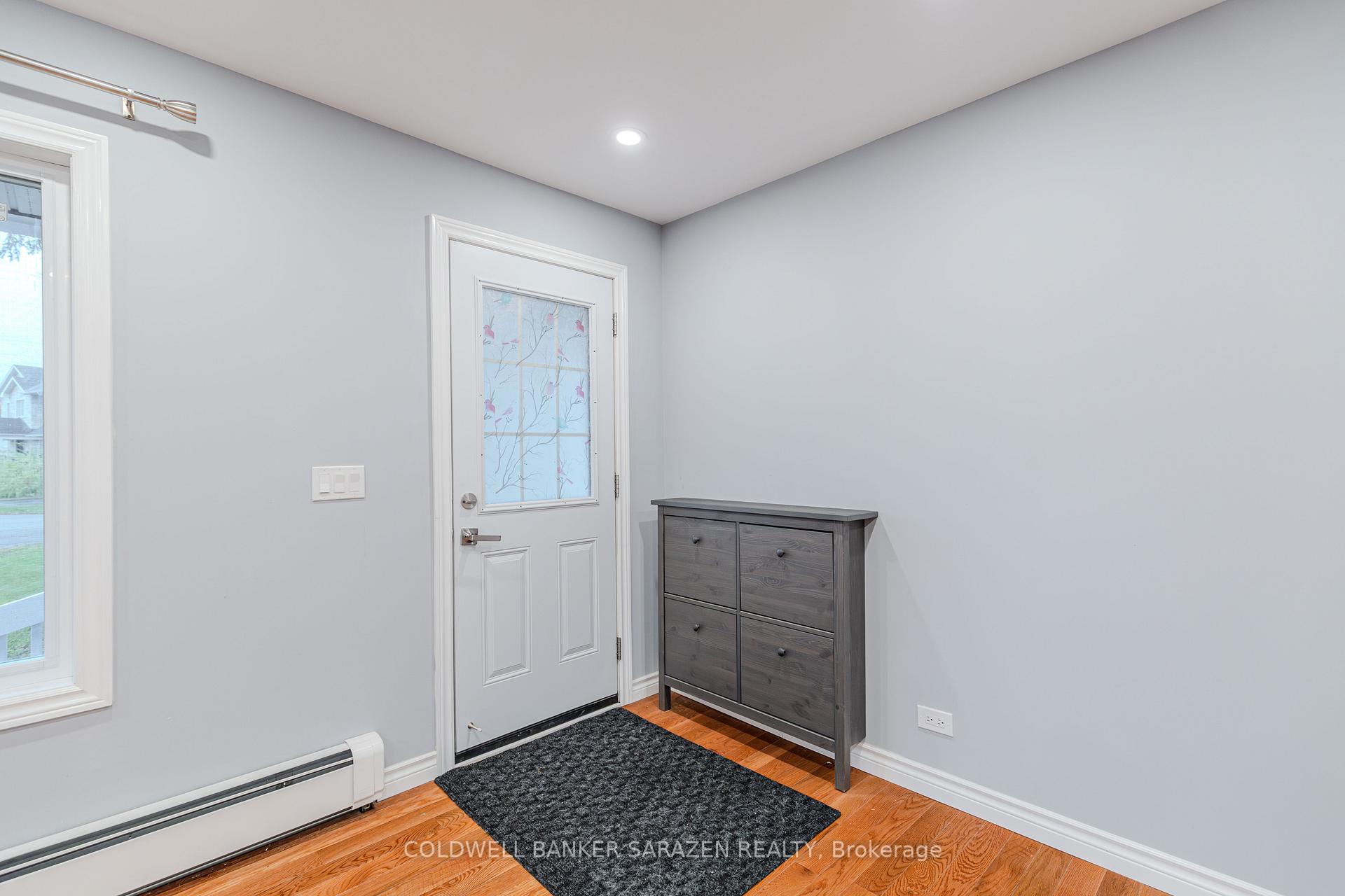 Photo 4 of 10 Argue Drive, Ottawa, Borden Farm/Stewart Farm/Carleton Heights/Parkwood Hills — HOMEH