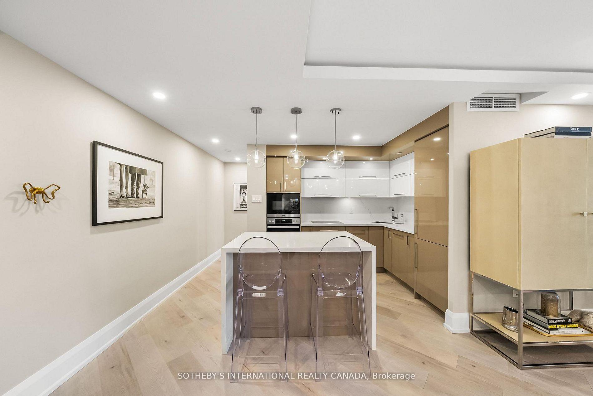 Photo 6 of Unit 301, 235 St Clair Avenue W, Toronto, Casa Loma — HOMEH