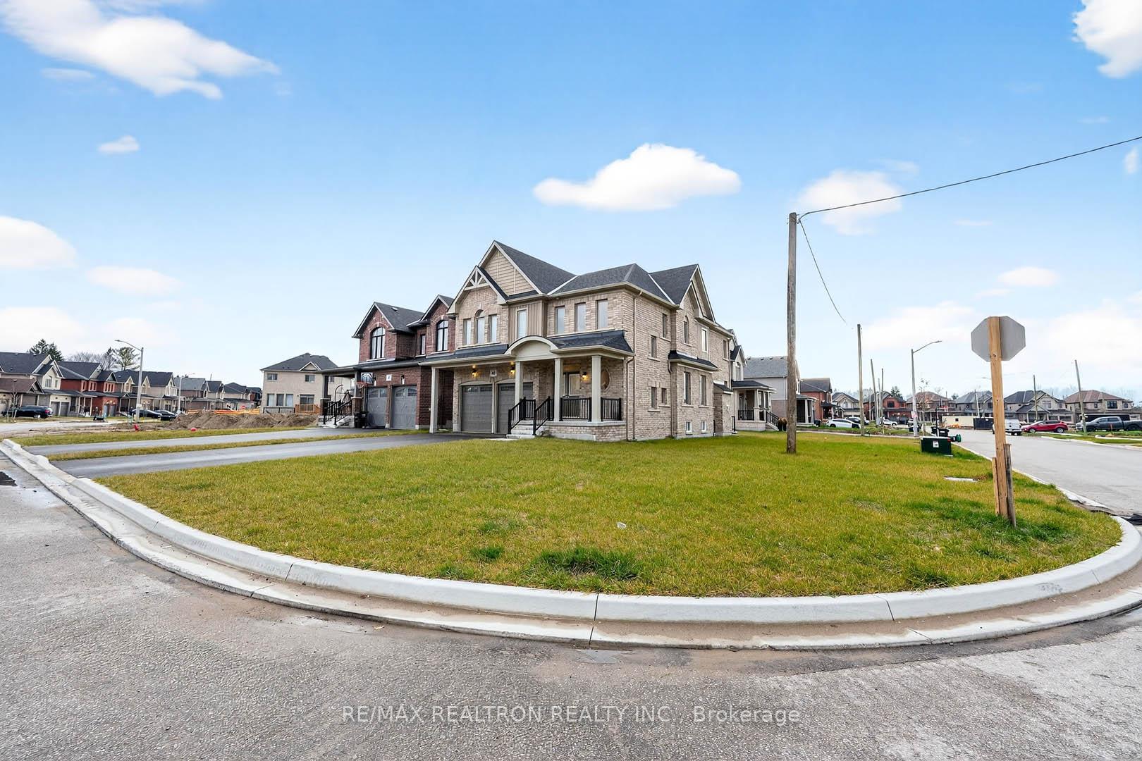 Photo 3 of 40 Wakefield Boulevard, Essa, Angus — HOMEH